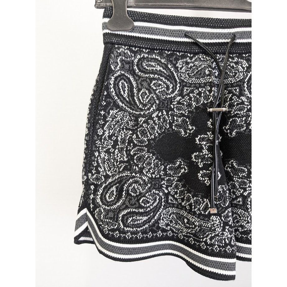 Amiri o1rshd1 Bandana B-Ball Shorts in Black/Grey Size US 28 / EU 44 - 3 Thumbnail