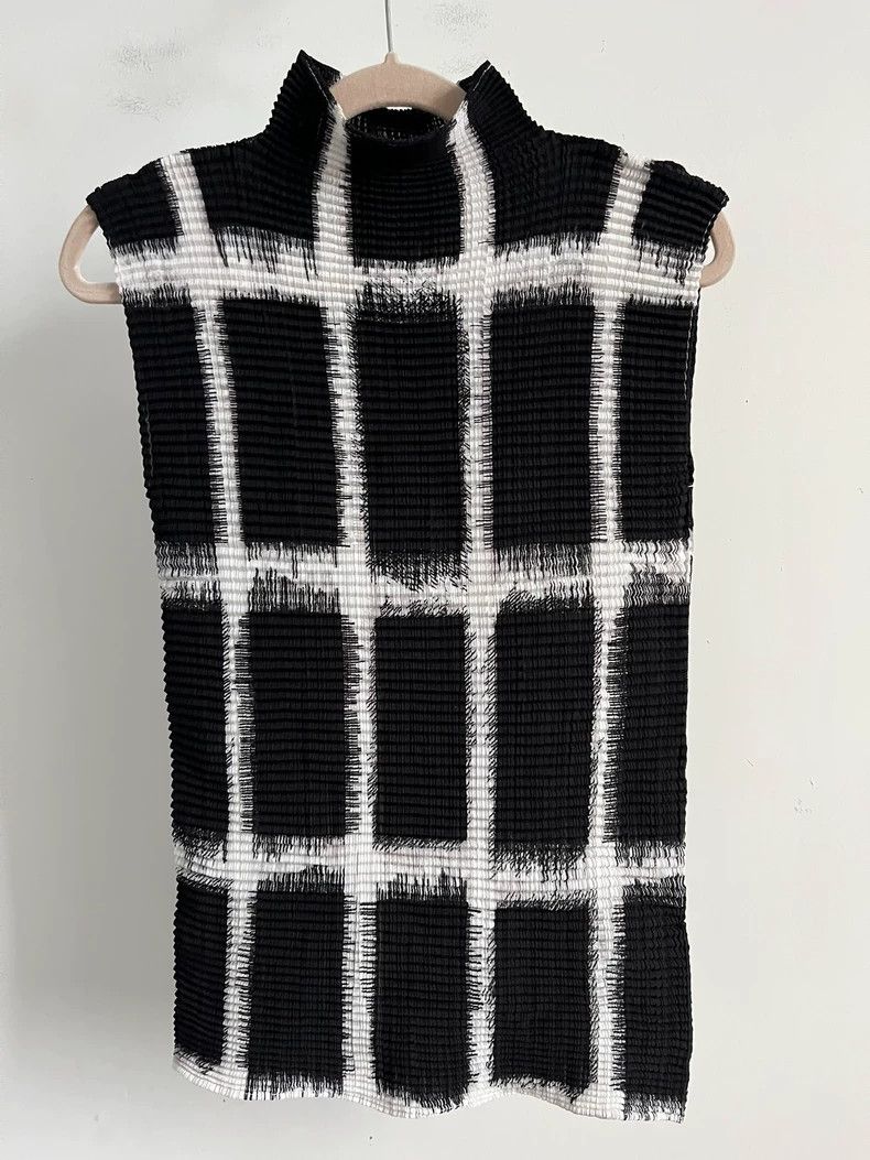Issey Miyake issey miyake Black and white checkered vest Size M / US 6-8 / IT 42-44 - 1 Thumbnail