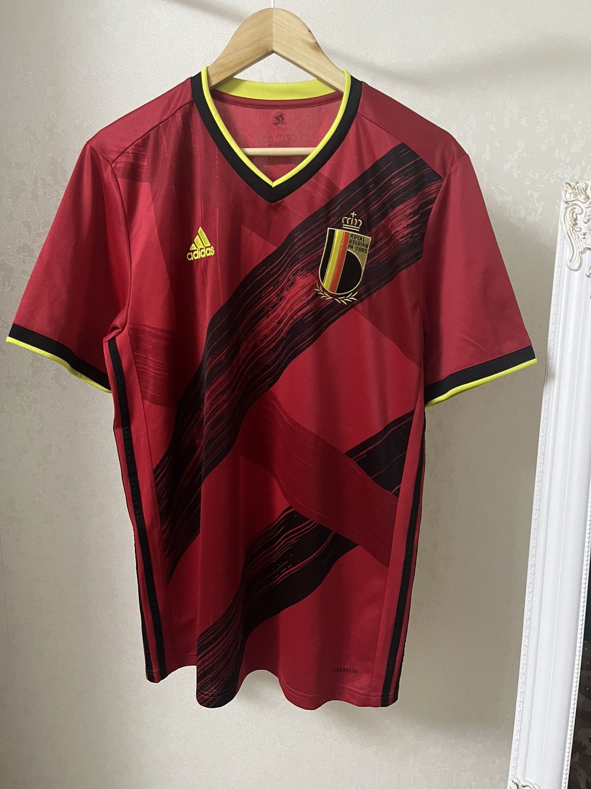 Vintage Adidas Belgium Vintage 18/19 Home Jersey Size US L / EU 52-54 / 3 - 1 Thumbnail