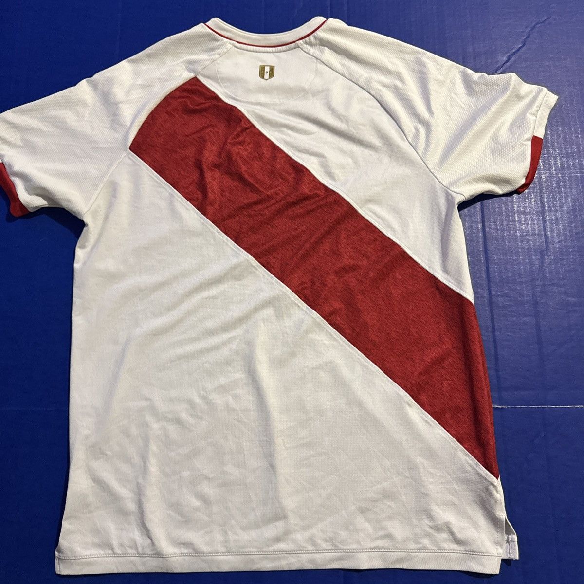Other 2022 Peru Jersey Size US L / EU 52-54 / 3 - 7 Thumbnail