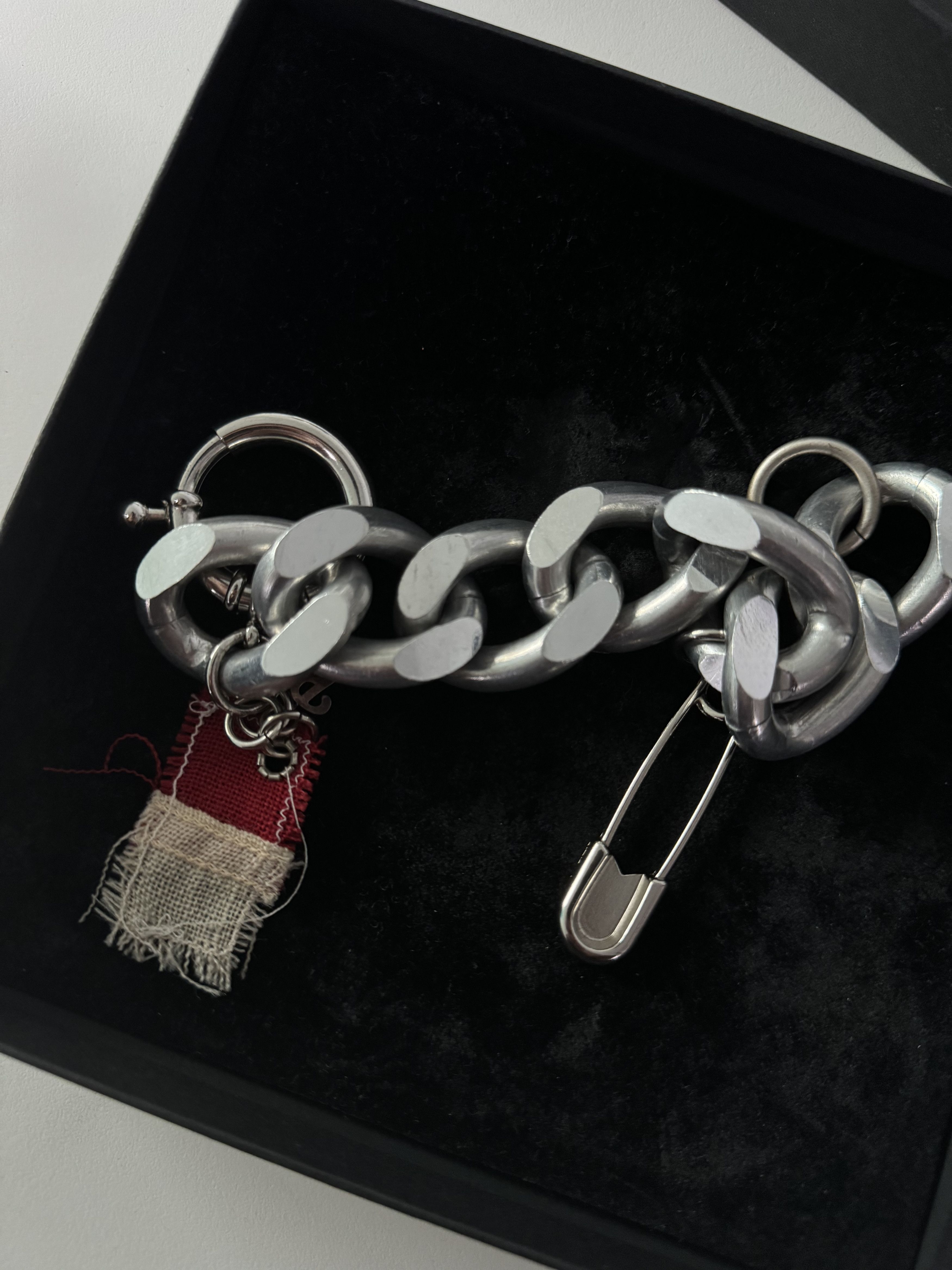 Raf Simons Raf Simons Silver Big Chain Safety Pin Bracelet Size ONE SIZE - 4 Thumbnail