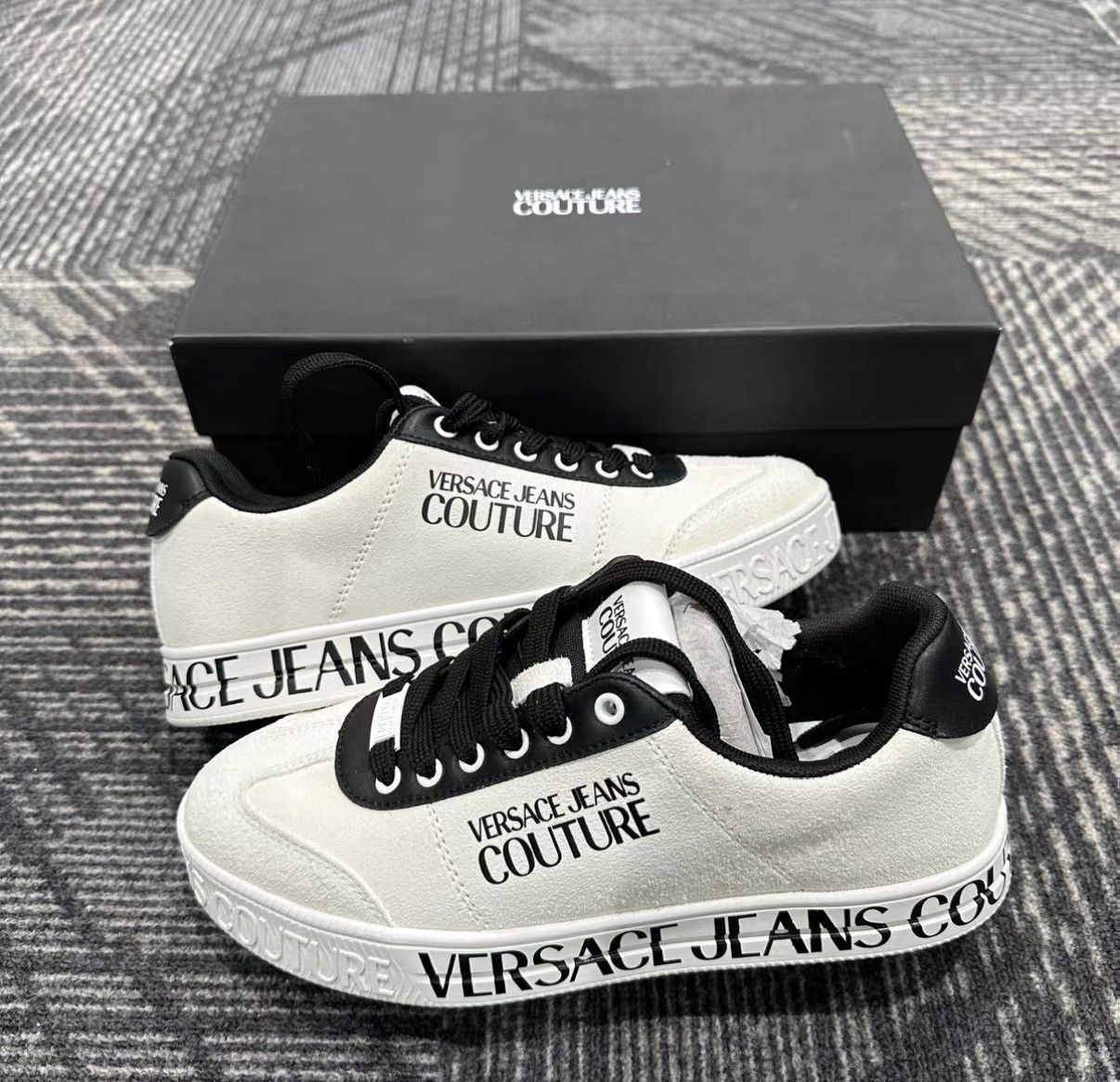 Versace Versace Jeans Court 88 Calfskin Flat Sneakers J42 Size US 7 / EU 40 - 4 Thumbnail