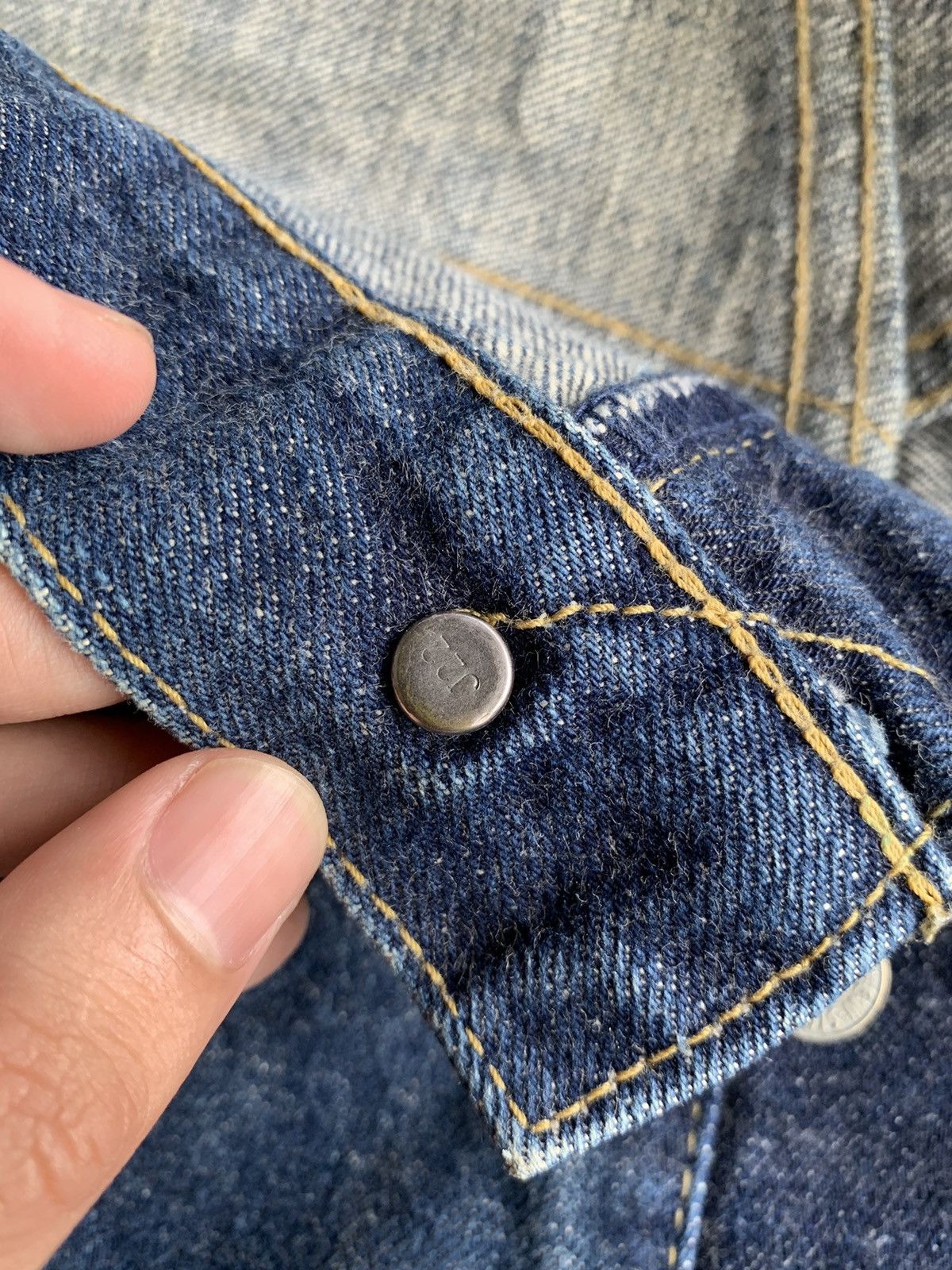 Levi's VINTAGE LEVIS BIG E SELVEDGE J22 BUTTON FLY SHORT DENIM Size US 34 / EU 50 - 11 Thumbnail