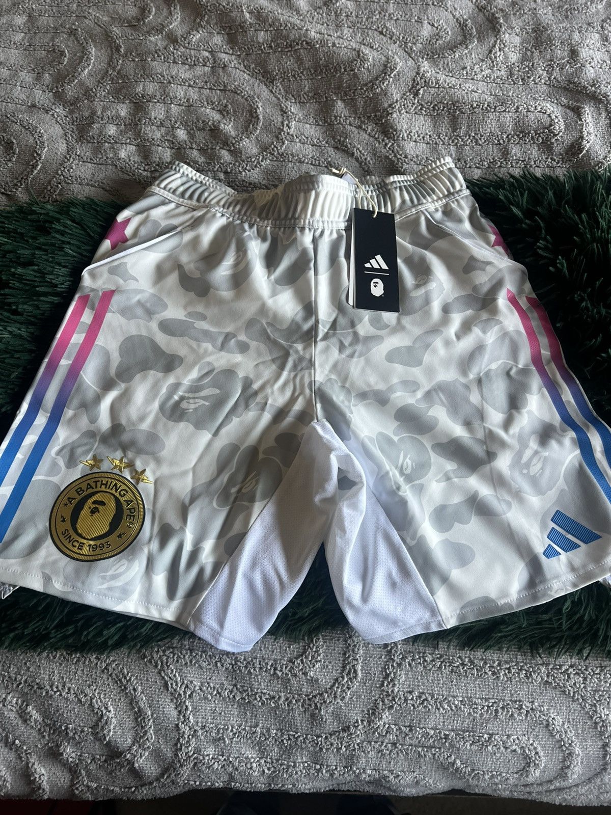 Adidas × Bape Adidas x BAPE Soccer Shorts White Size XS Size US 28 / EU 44 - 1 Thumbnail