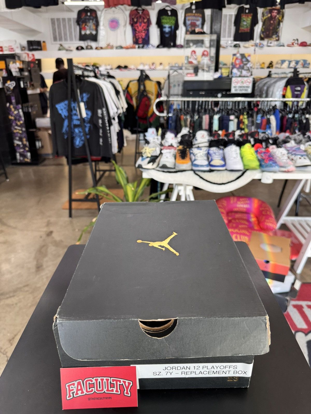 Jordan Brand Air Jordan 12 Playoffs Size 7Y (2022) Size US 7 / EU 40 - 12 Thumbnail