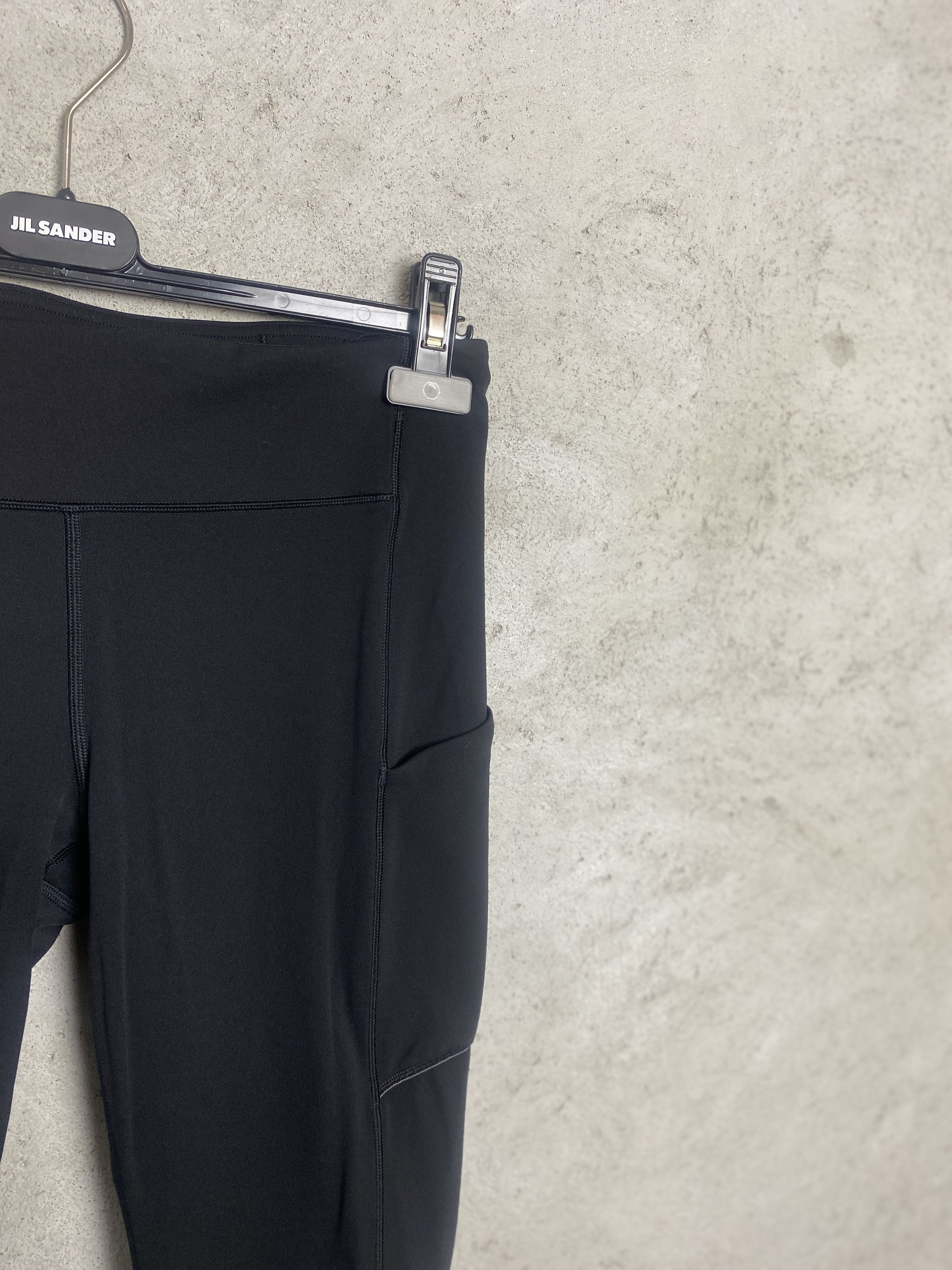 Lululemon Lululemon capri leggings sport yoga pilates Size 30" / US 8 / IT 44 - 3 Thumbnail