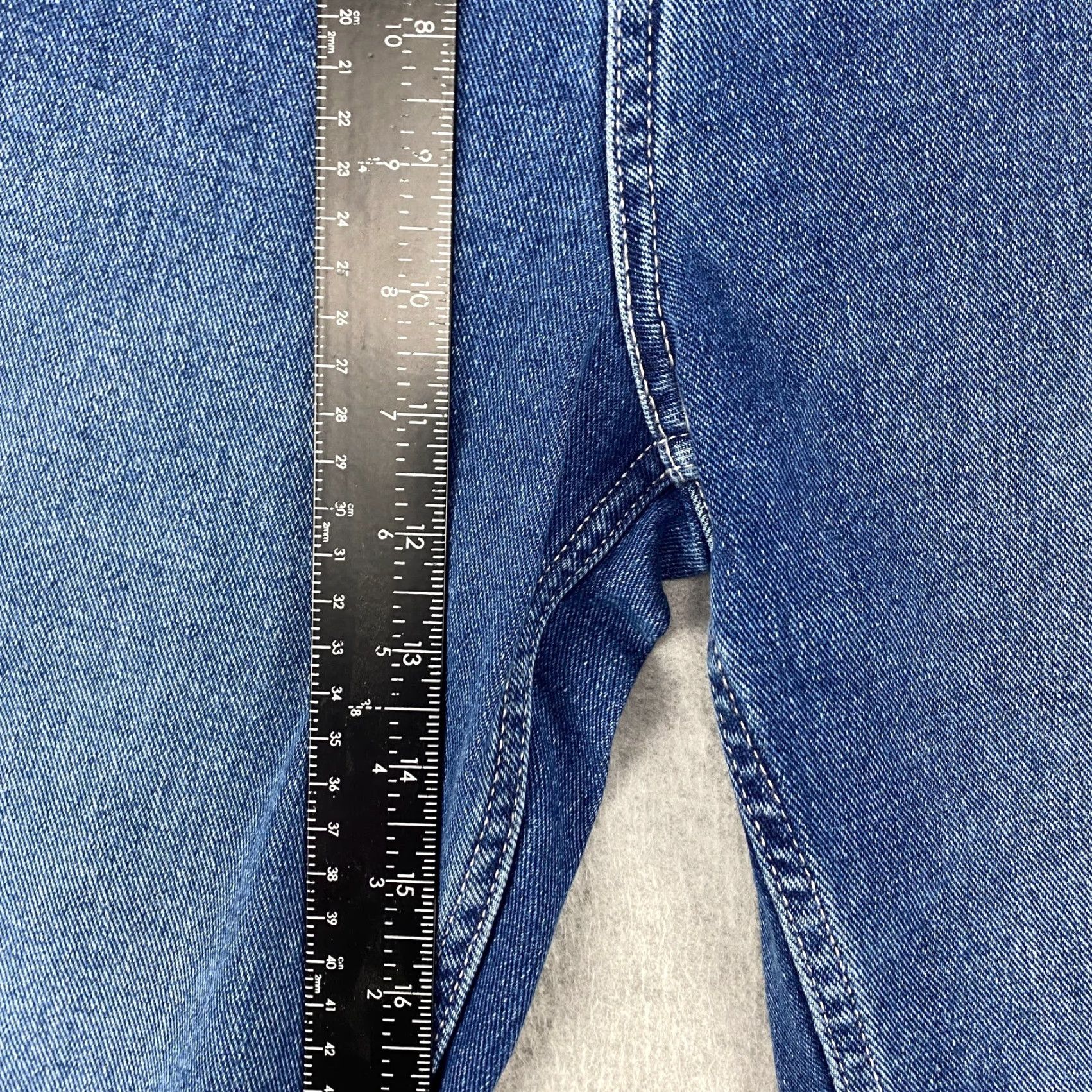 Essentials Amazon Essentials Jeans Mens 33X30 Blue Straight Leg Pockets Loose Fit Stretch 2 Size US 33 - 6 Thumbnail
