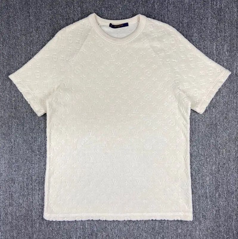 Louis Vuitton Louis Vuitton Cream Silk Women's T-Shirt 0089 Size M / US 6-8 / IT 42-44 - 1 Thumbnail