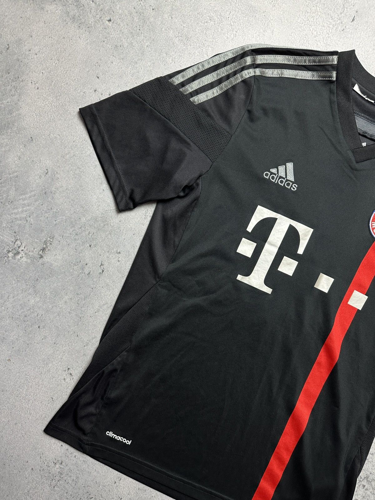 Adidas 2014-2015 Bayern Munich #23 Vidal Adidas Soccer Jersey Rare Size US S / EU 44-46 / 1 - 3 Thumbnail