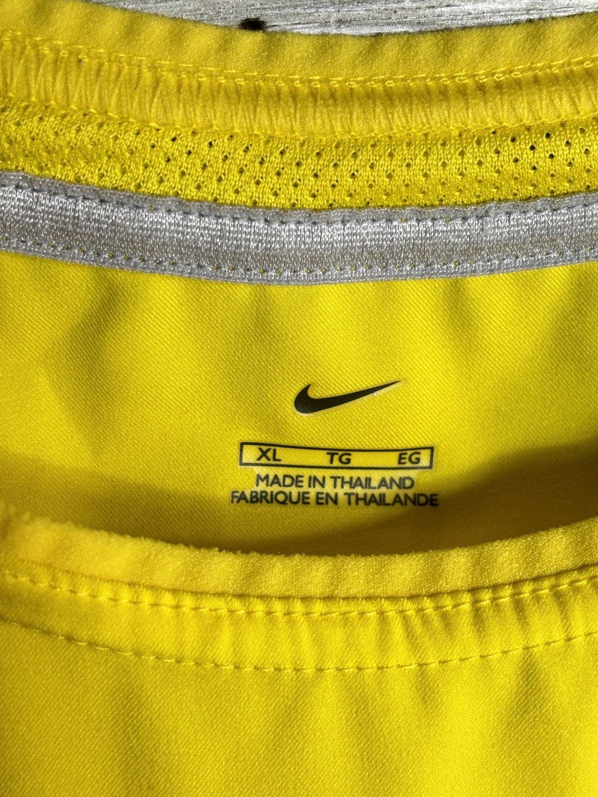 Nike Vintage Brazil 2002/2003 Home Jersey Size US XL / EU 56 / 4 - 3 Thumbnail