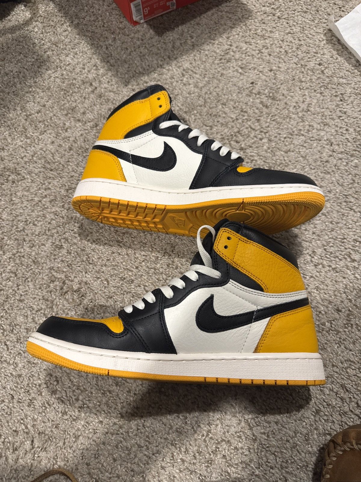 Nike Nike jordan 1 taxi size 9.5 Size US 9.5 / EU 42-43 - 7 Thumbnail
