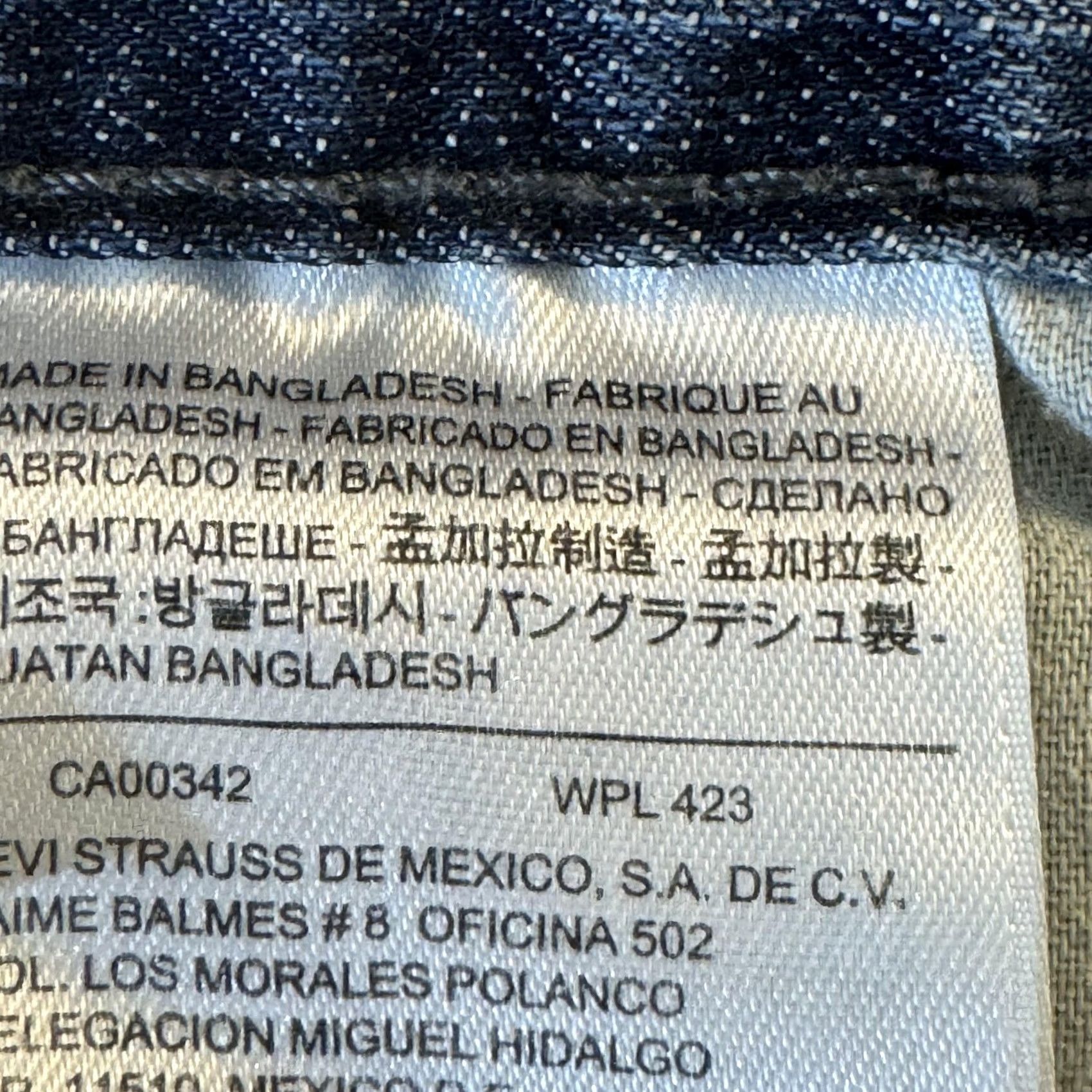 Levi's VINTAGE Levis 514 Jeans Mens 40x30 Blue Denim Straight Leg Zip Fly Size US 40 / EU 56 - 4 Thumbnail