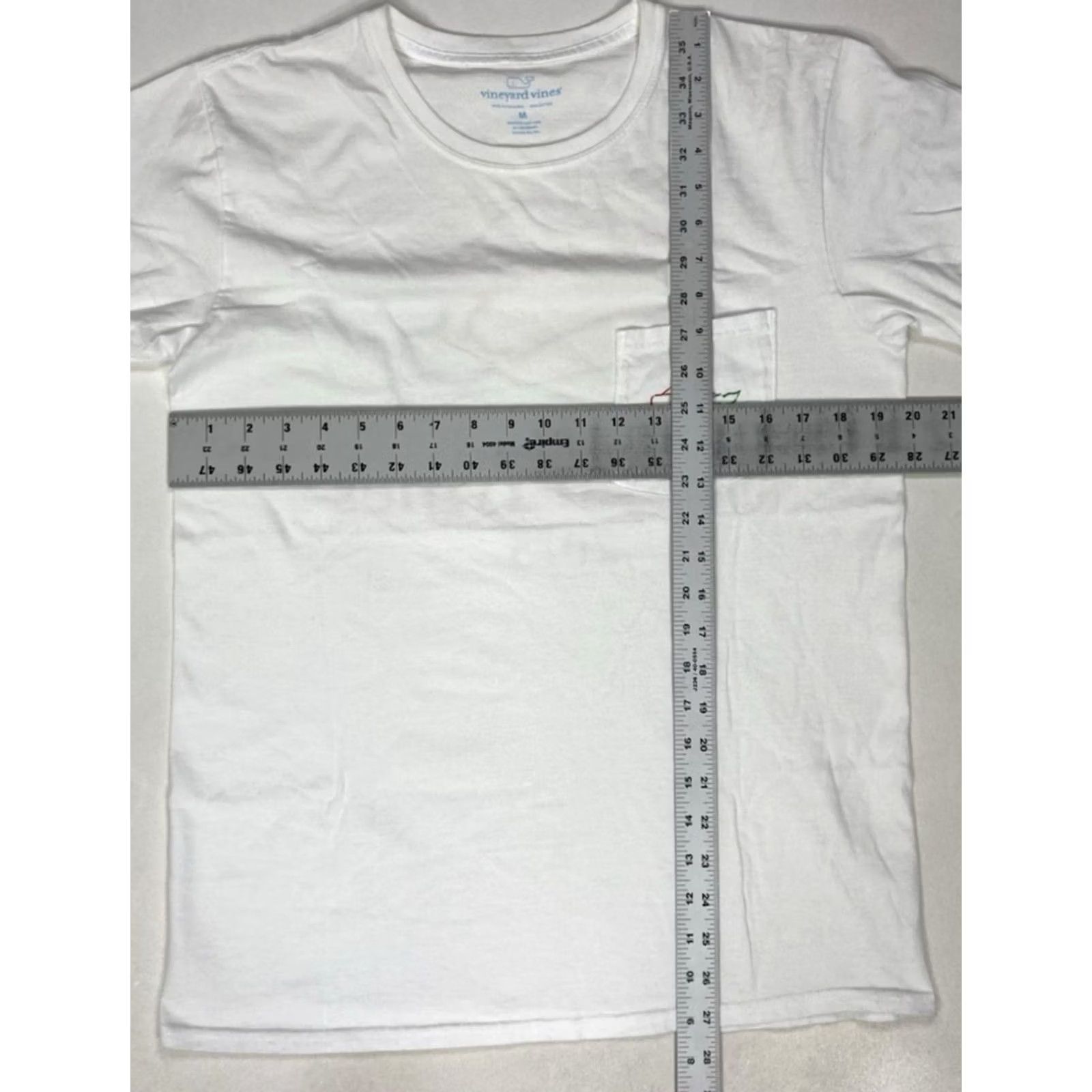 Vineyard Vines Vineyard Vines Christmas T-Shirt Shirt Men Medium White Crew Neck Short Sleeve Graphic Print Pocket Base All Seasons Decade 2015 Size US M / EU 48-50 / 2 - 6 Thumbnail