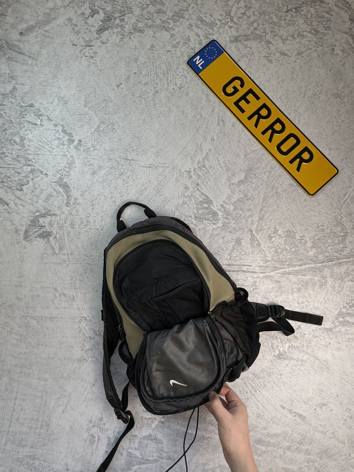Nike × Vintage NIKE VINTAGE CENTER LOGO BASIC SLINGBAG BAG Size ONE SIZE - 6 Thumbnail