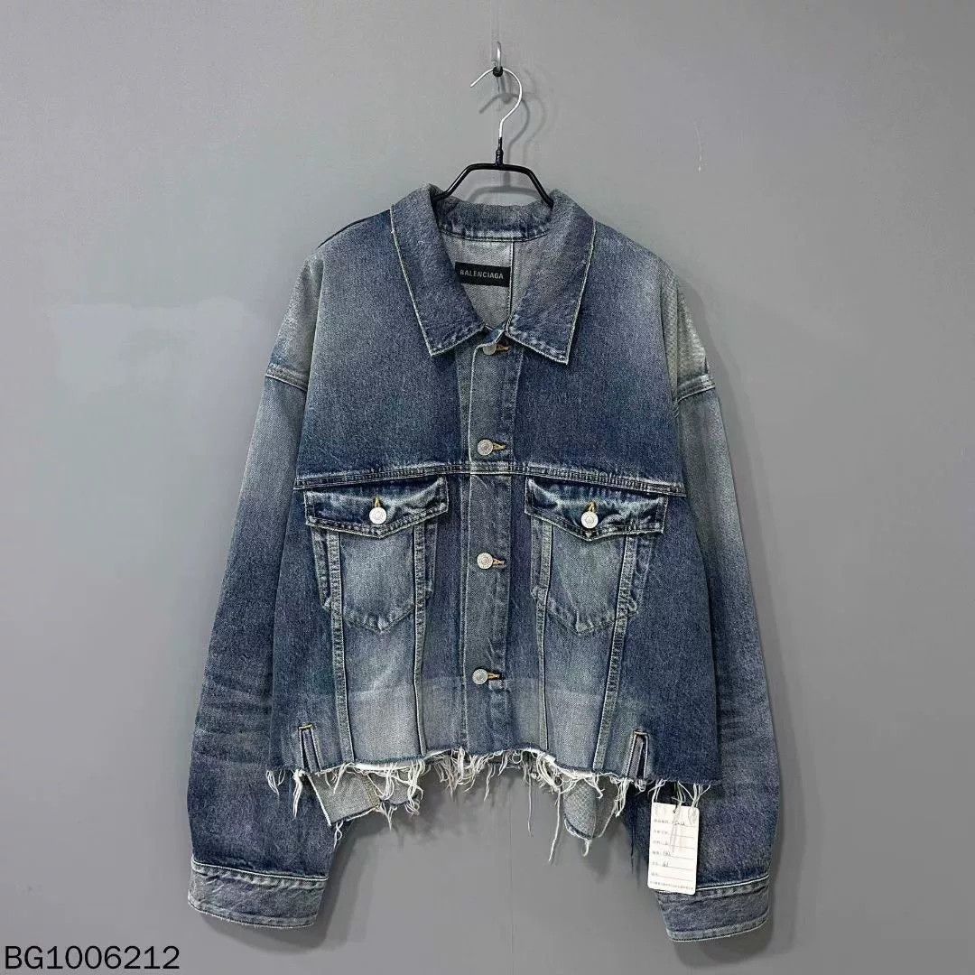 Balenciaga Distressed Oversized Denim Jacket Balenciaga Size US XS / EU 42 / 0 - 1 Thumbnail