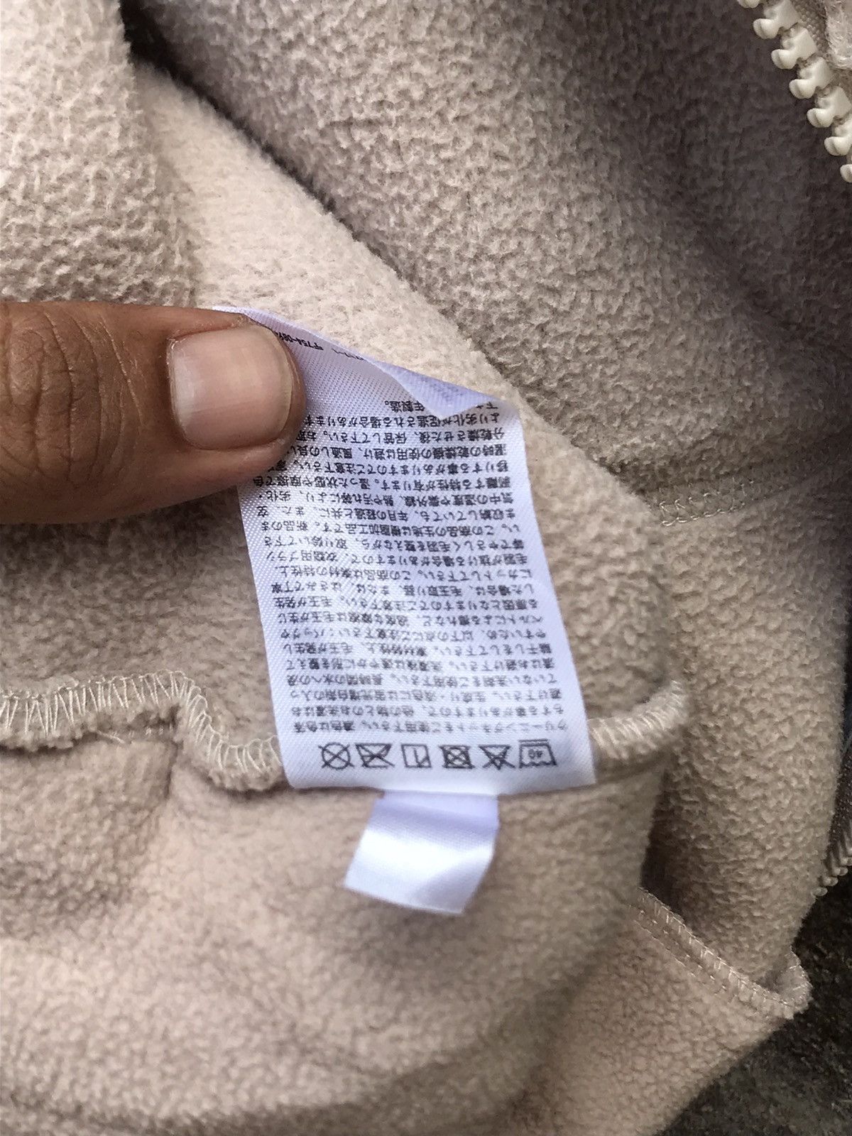 JW Anderson × Uniqlo 🔥JW.Anderson Uniqlo Hooded Deep Pile Fleece Sweater- L Size US L / EU 52-54 / 3 - 9 Thumbnail