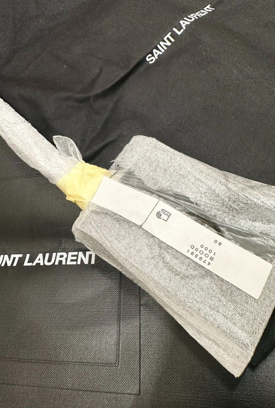 Saint Laurent Paris YSL Saint Laurent Men’s Leather Belt – 2CM Wide (Size 80) Size ONE SIZE - 6 Thumbnail
