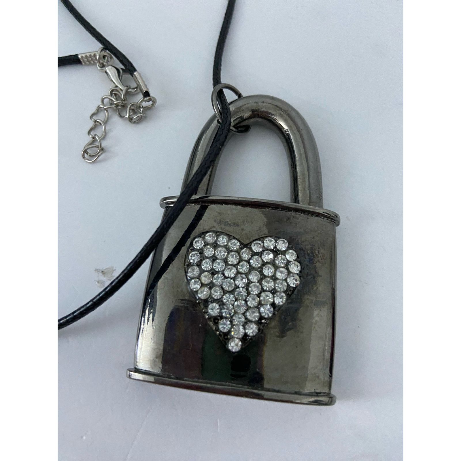 Handmade Upcycled gunmetal padlock necklace with rhinestone heart Size ONE SIZE - 5 Thumbnail