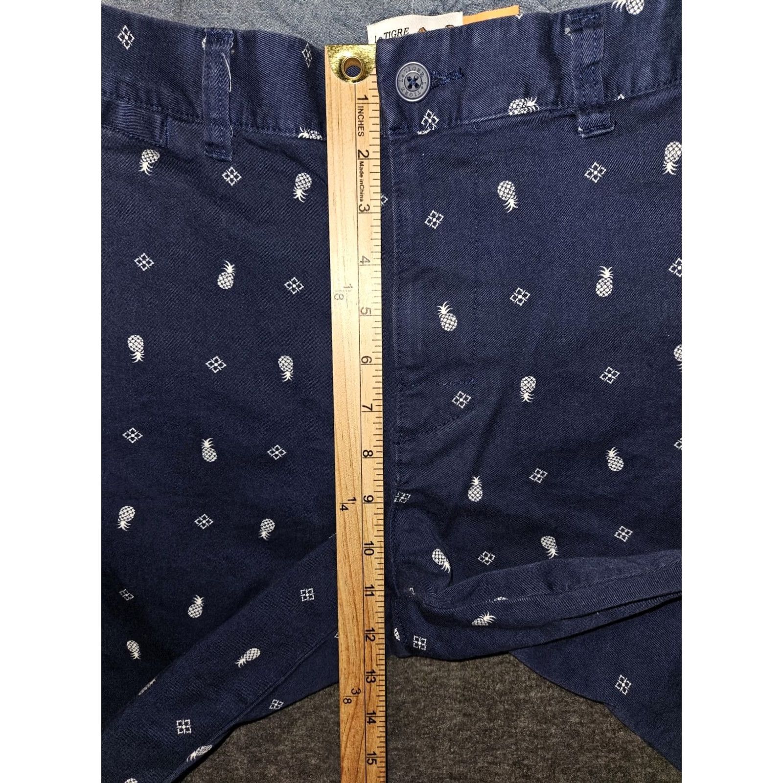 Vintage Le Tigre Chino Shorts Men's 36 Blue AOP Mid Rise Casual Workwear Preppy 10in Inseam Stretch Pockets SL Size US 36 / EU 52 - 4 Thumbnail