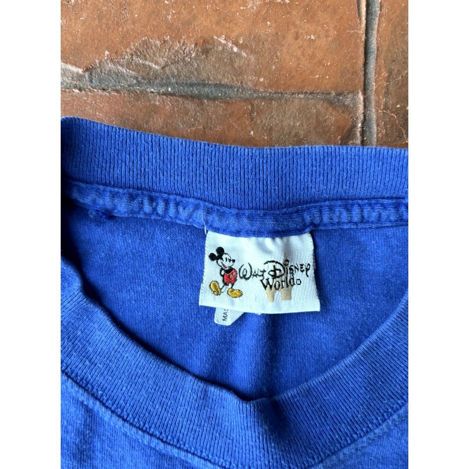 Disney VINTAGE Winnie The Pooh Walt Disney World T-Shirt Disney 90s Men Medium Blue Crew Neck Short Sleeve Shirt Size US M / EU 48-50 / 2 - 2 Thumbnail