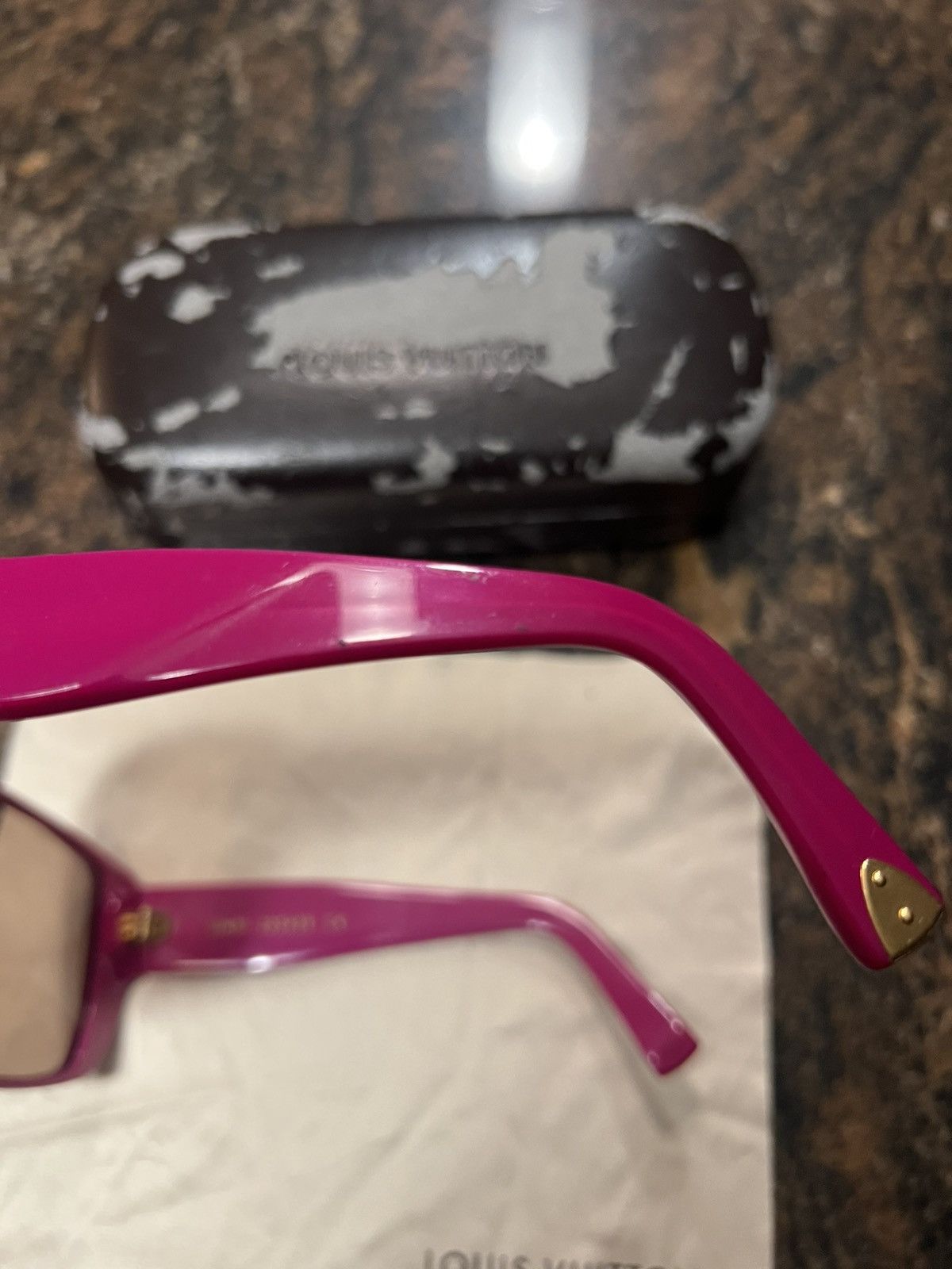 Louis Vuitton SEND OFFER ❗️Louis Vuitton Bindi Sunglasses Size ONE SIZE - 11 Thumbnail