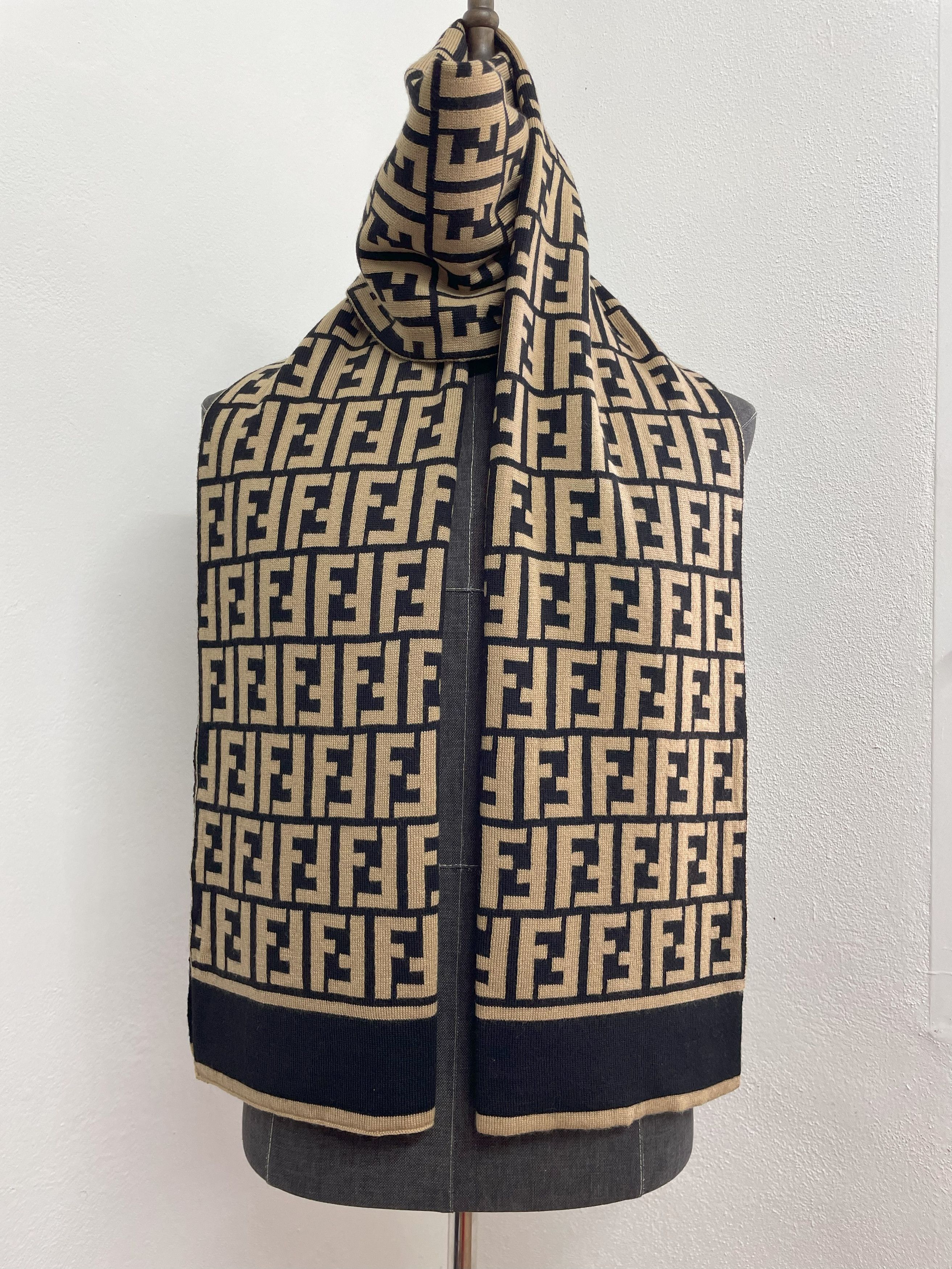 Fendi Fendi Scarf / Muffler - 6126 Size ONE SIZE - 1 Thumbnail