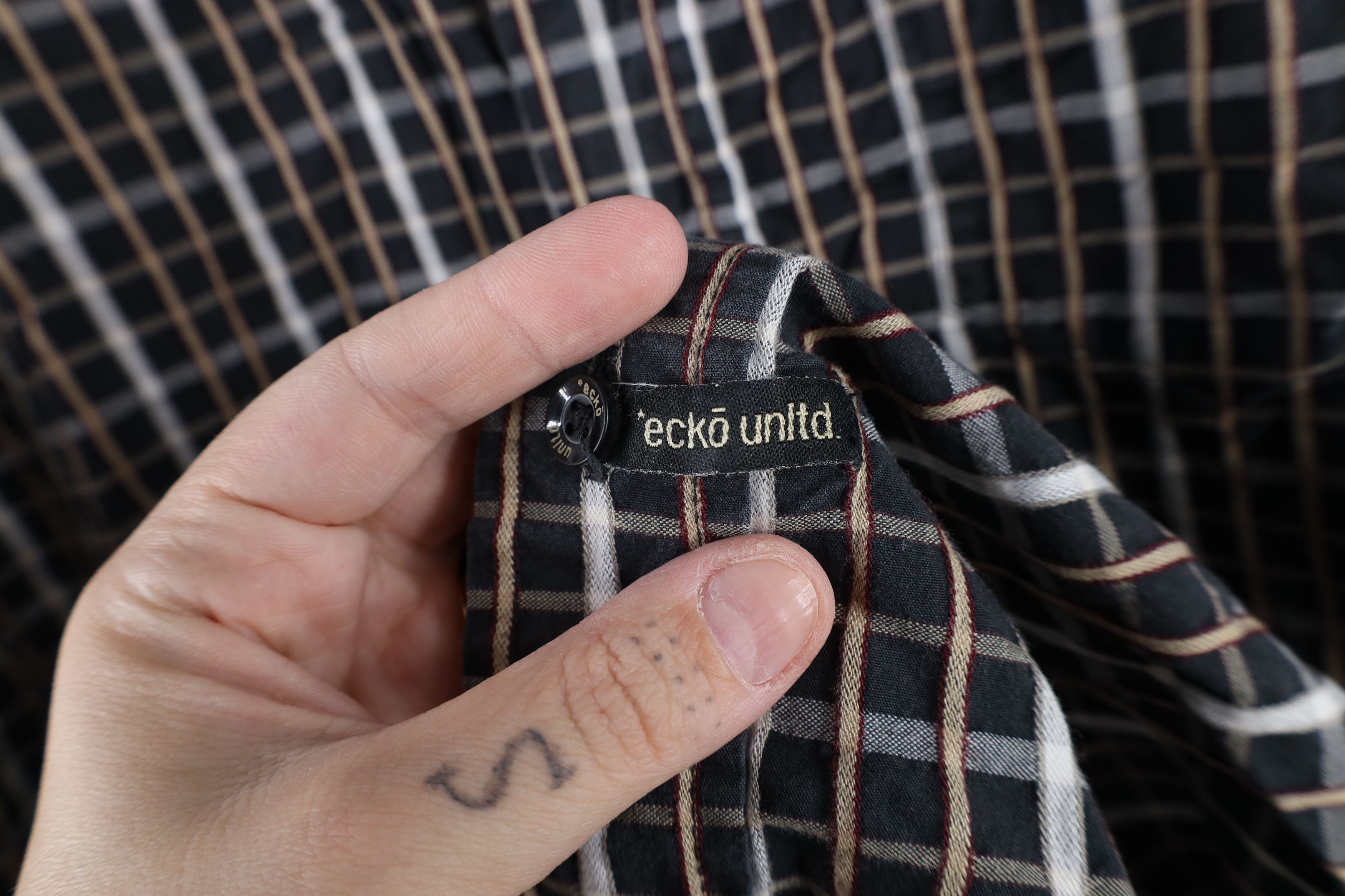 Ecko Unltd. × Vintage Vintage Ecko Fit Short Sleeve Collared Button Shirt Plaid Size US XL / EU 56 / 4 - 7 Thumbnail