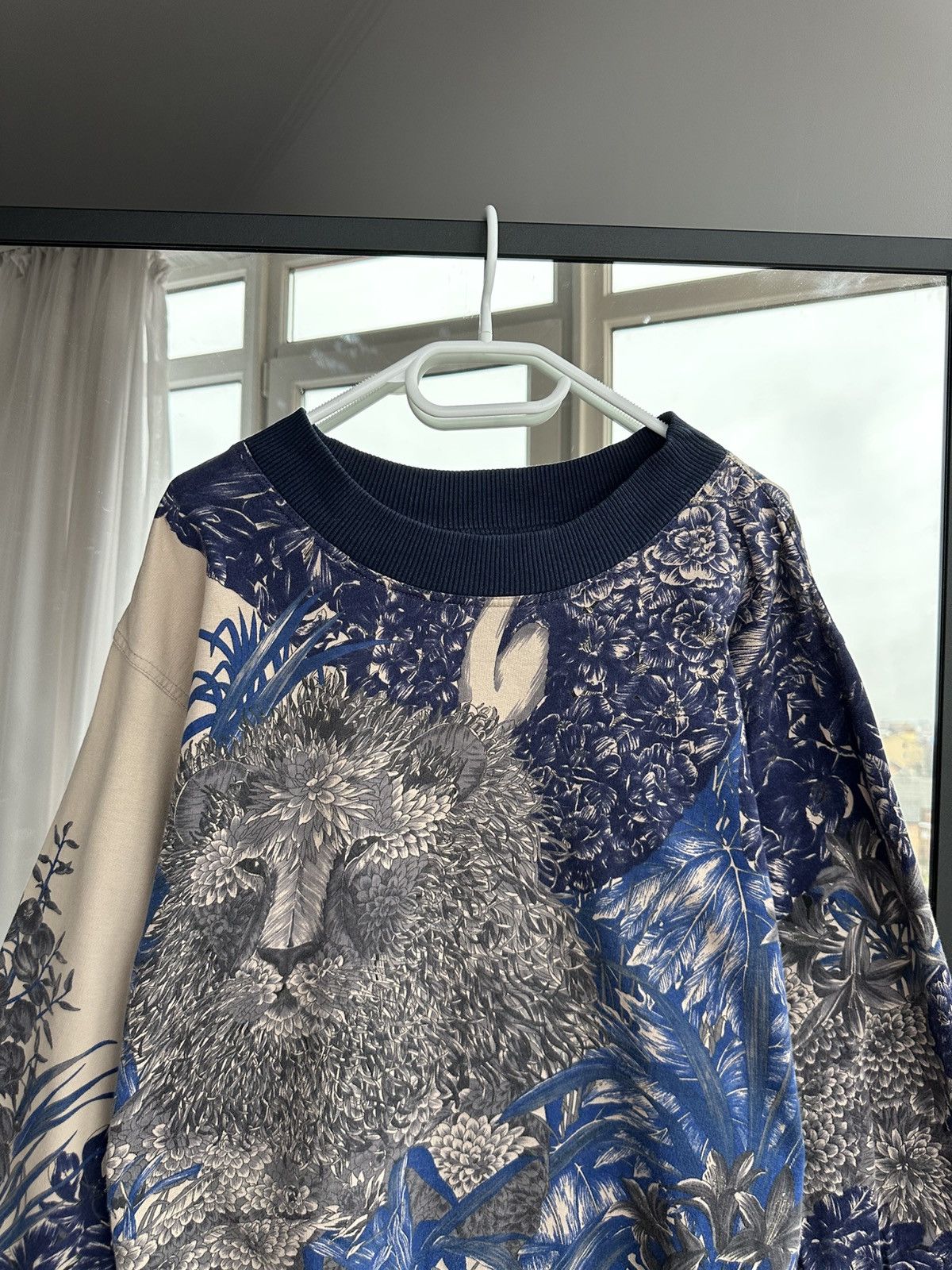 Salvatore Ferragamo Vintage Salvatore Ferragamo Lion Botanical Print Rare 80s Size US M / EU 48-50 / 2 - 2 Thumbnail