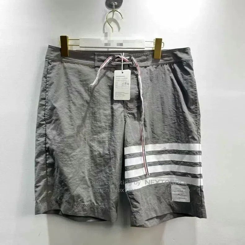 Thom Browne Thom Browne size 3 Grey Four Striped Shorts Size US 27 - 1 Thumbnail