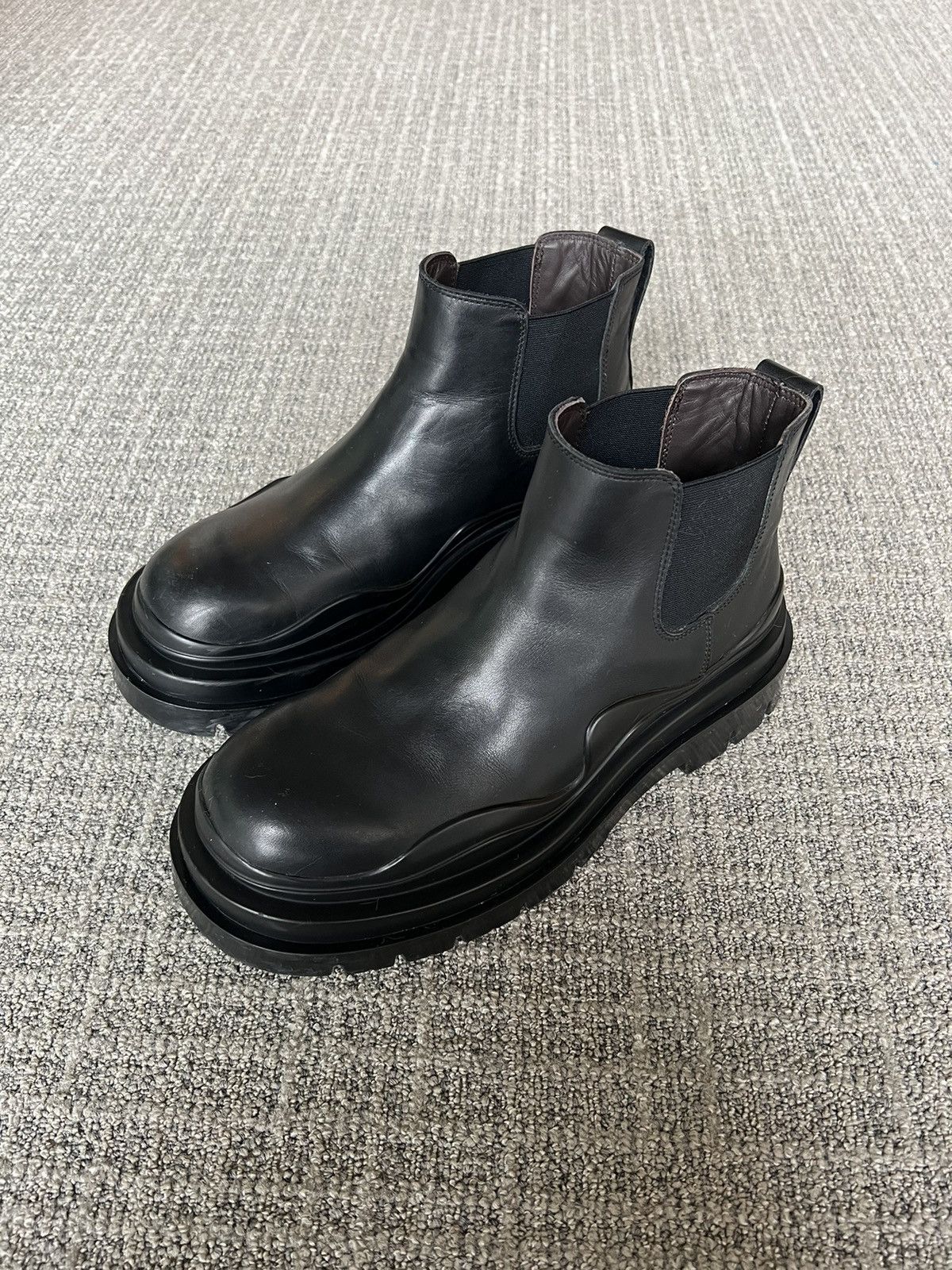 image of Bottega Veneta Tire Ankle Chelsea Boot in Black, Men's (Size 9)