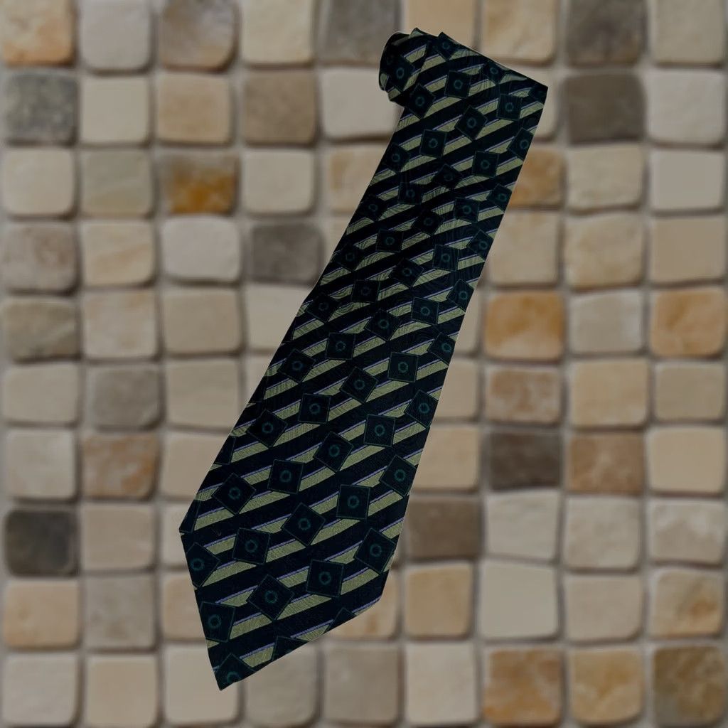 Giorgio Armani VINTAGE Giorgio Armani Cravatte Tie Geometric Silk Made in Italy Men’s Vintage Luxury Silk Tie 100% Silk Black Green 58" Wide 3.75" Mens Size ONE SIZE - 1 Thumbnail