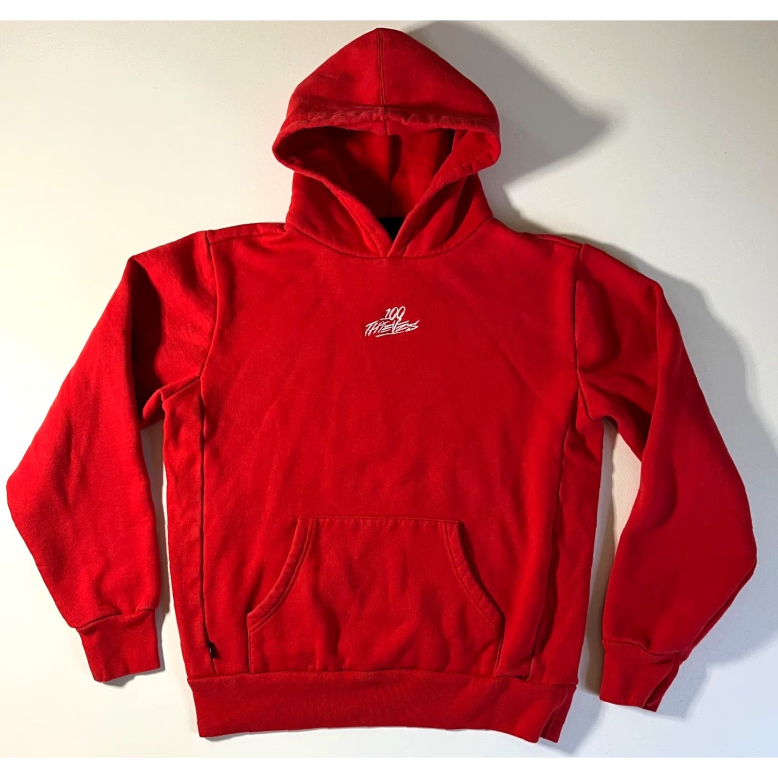 100 Thieves VINTAGE 100 Thieves Hoodie Men’s Classic Red City Streetwear Hoodie, Size M, Logo Hooded, Cotton Fleece, Heavyweight Pullover, Mens Size US M / EU 48-50 / 2 - 5 Thumbnail