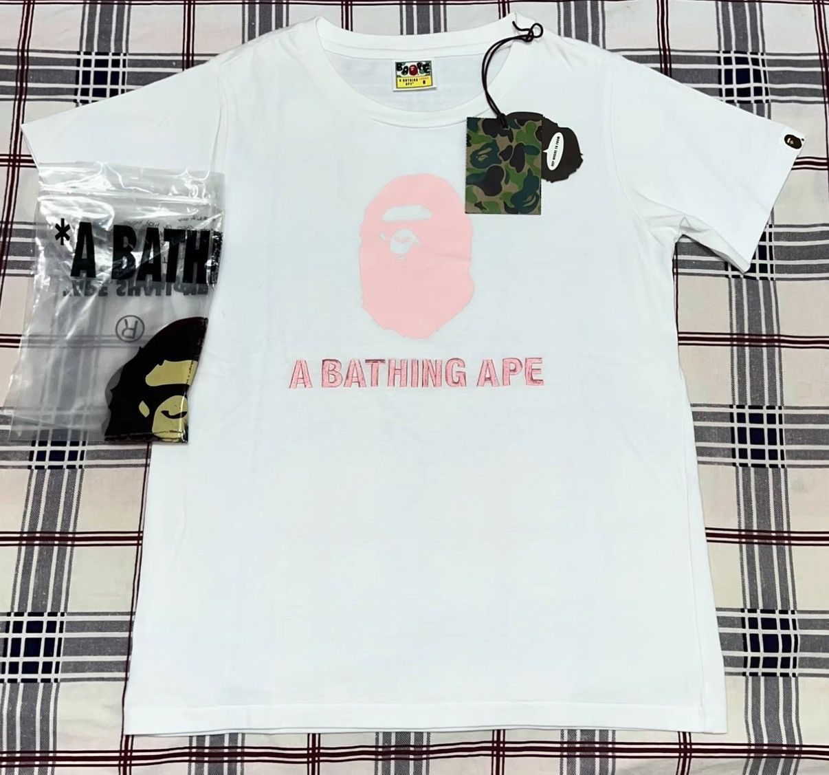 Bape BAPE OG Nigo era, white short-sleeve tee Size US S / EU 44-46 / 1 - 1 Thumbnail