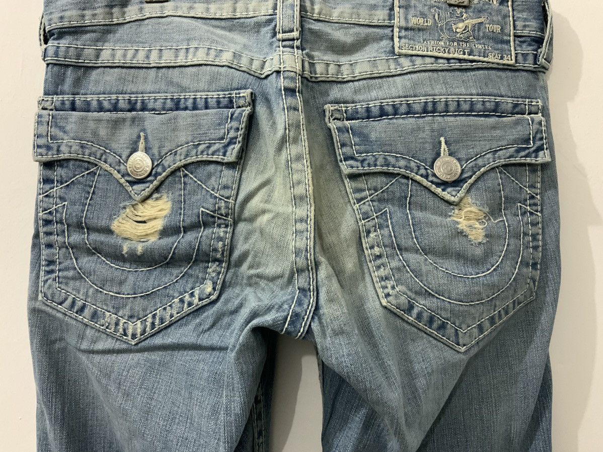 True Religion True Religion Distressed Acid Wash Fade Jeans Size US 33 - 10 Thumbnail