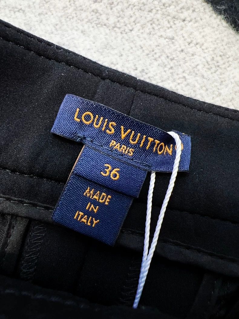 Louis Vuitton LOUIS VUITTON Black presbyopic sports corset pants 2504-Nex Size US 36 / EU 52 - 4 Thumbnail