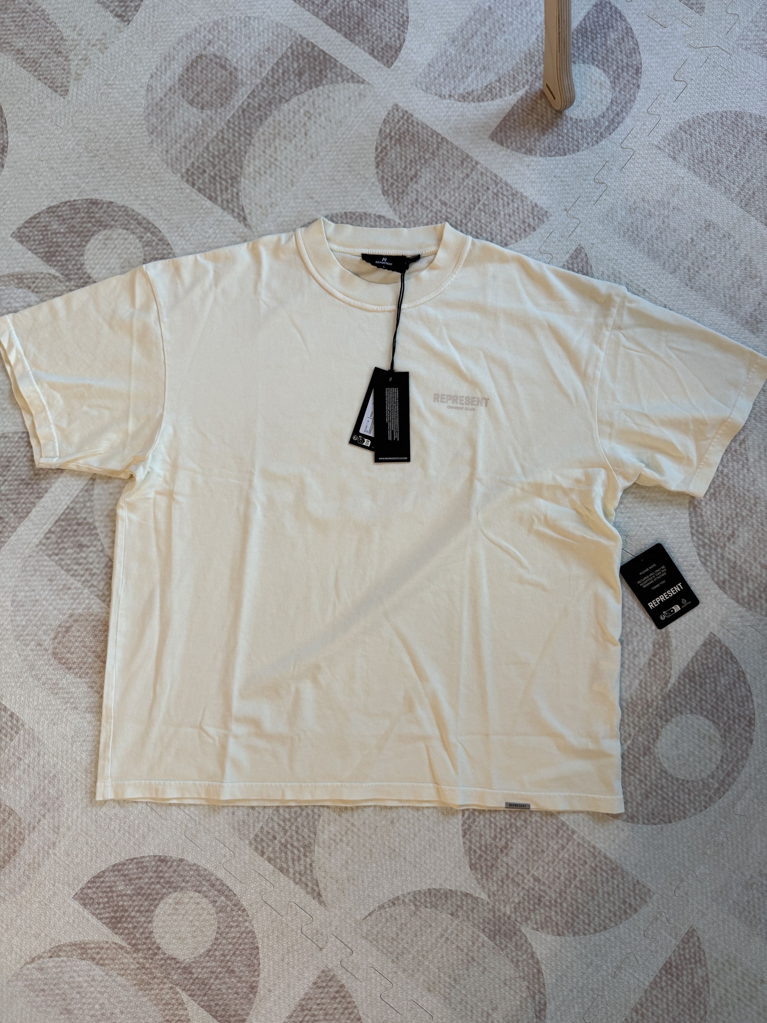 Represent Clo. New Owners Club Buttercream T Shirt Tee NWT Size US L / EU 52-54 / 3 - 2 Thumbnail