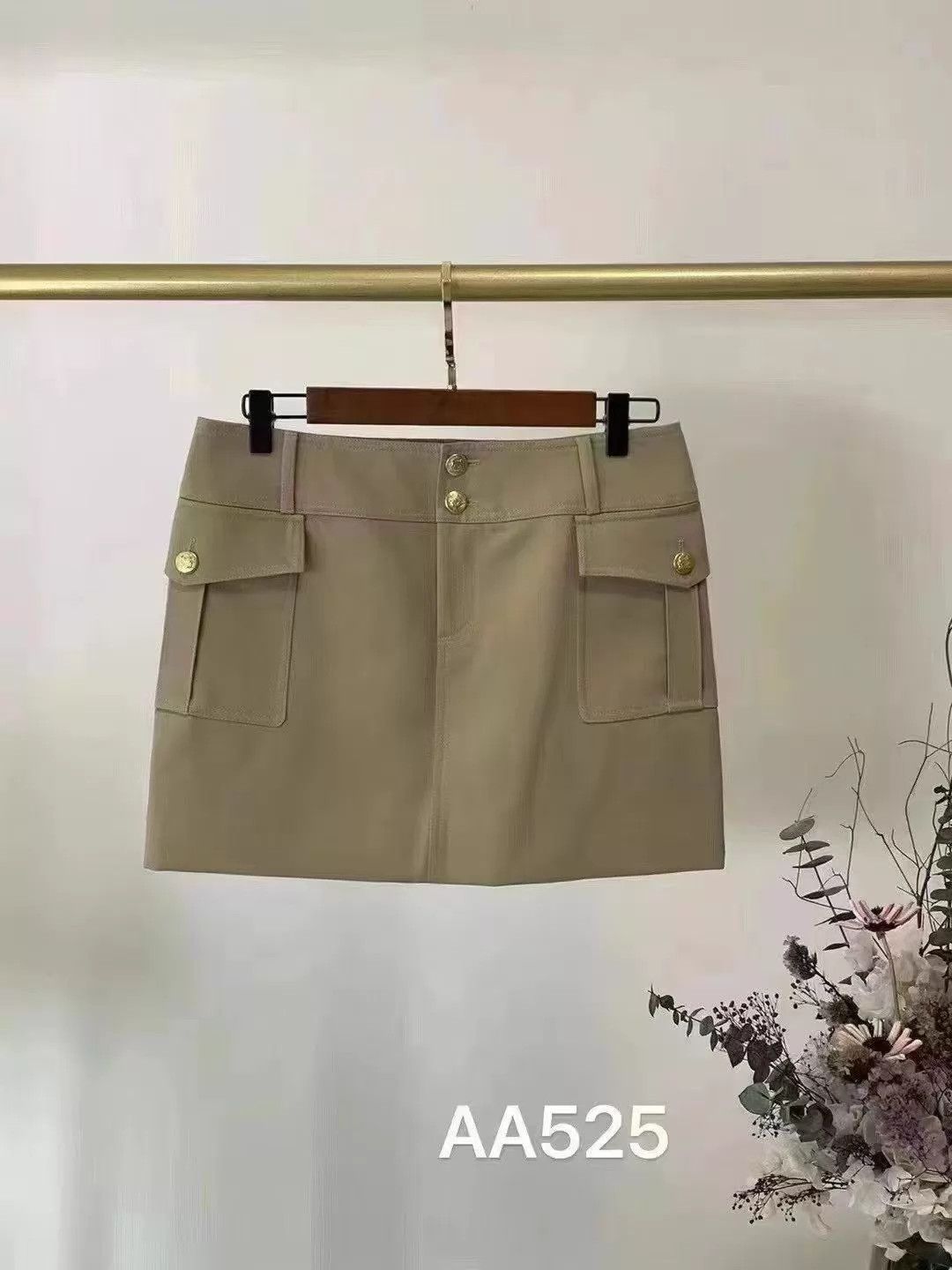 Celine Celine 23 Gold Button Khaki Mini Skirt 36 Size 26" / US 2 / IT 38 - 1 Thumbnail
