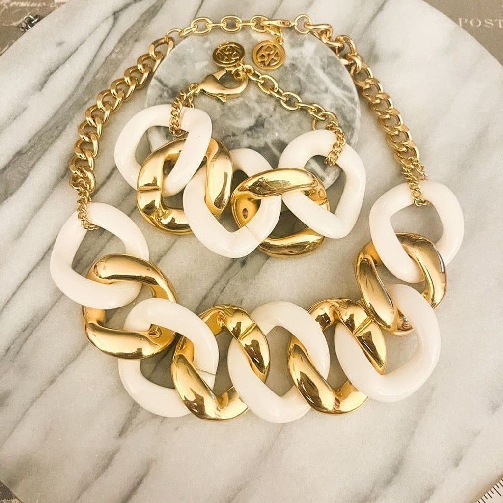 Vintage Ben Amun Chunky Acrylic Link Jewelry Set White and Gold Size ONE SIZE - 1 Thumbnail
