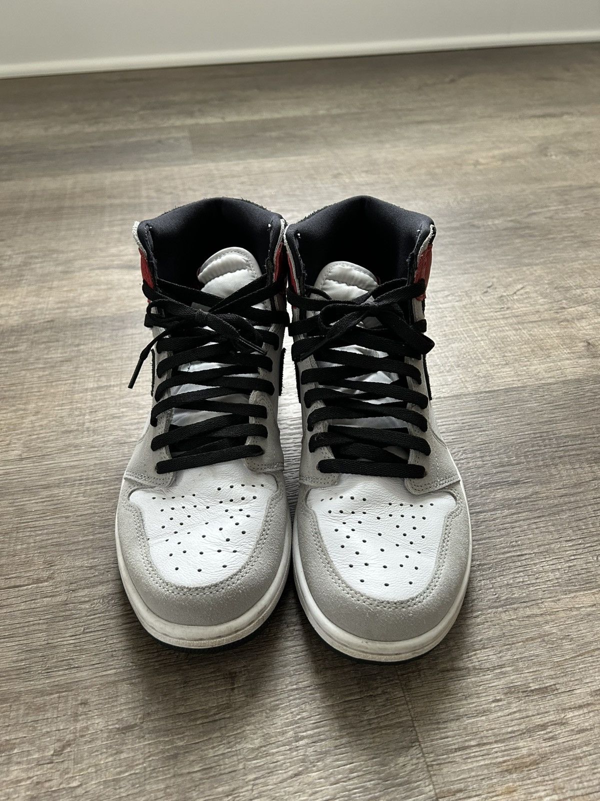 Jordan Brand Jordan 1 Retro High Light Smoke Grey Size US 10.5 / EU 43-44 - 2 Thumbnail