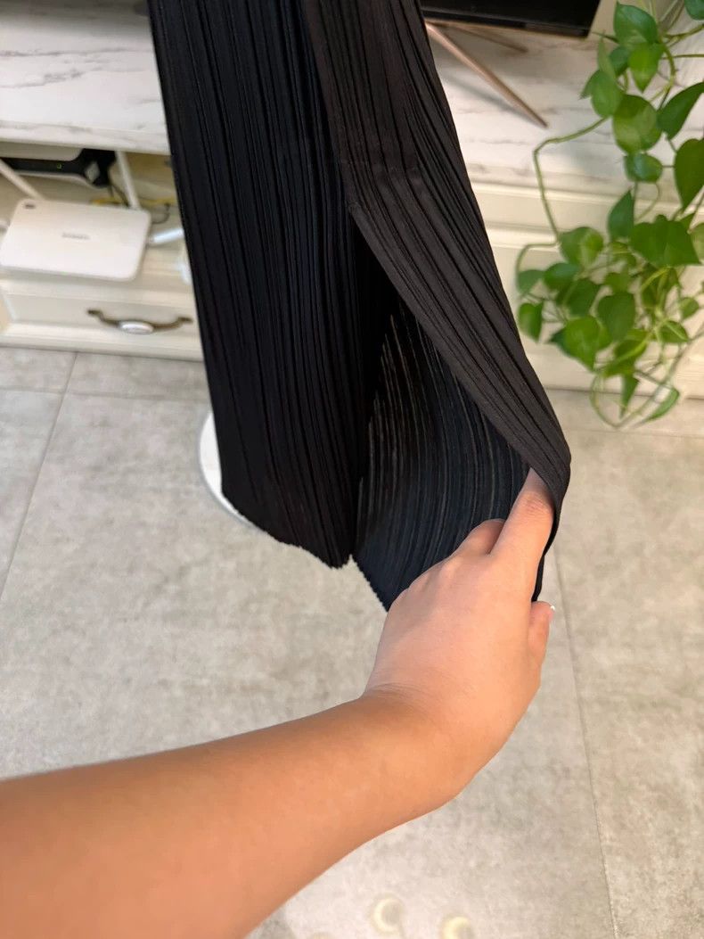 Issey Miyake Issey Miyake size:4 Black pleated trousers and straight-le Size 31" - 2 Thumbnail