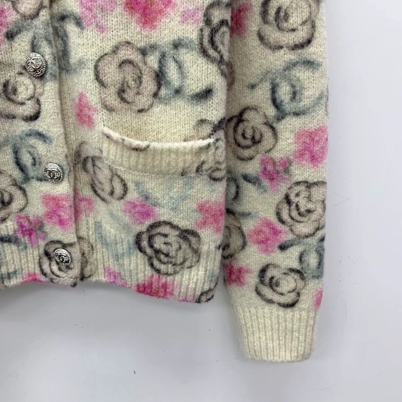 Chanel Chanel Ski Series 24 Beige Camellia Inlaid Cashmere Doll Co Size XS / US 0-2 / IT 36-38 - 4 Thumbnail