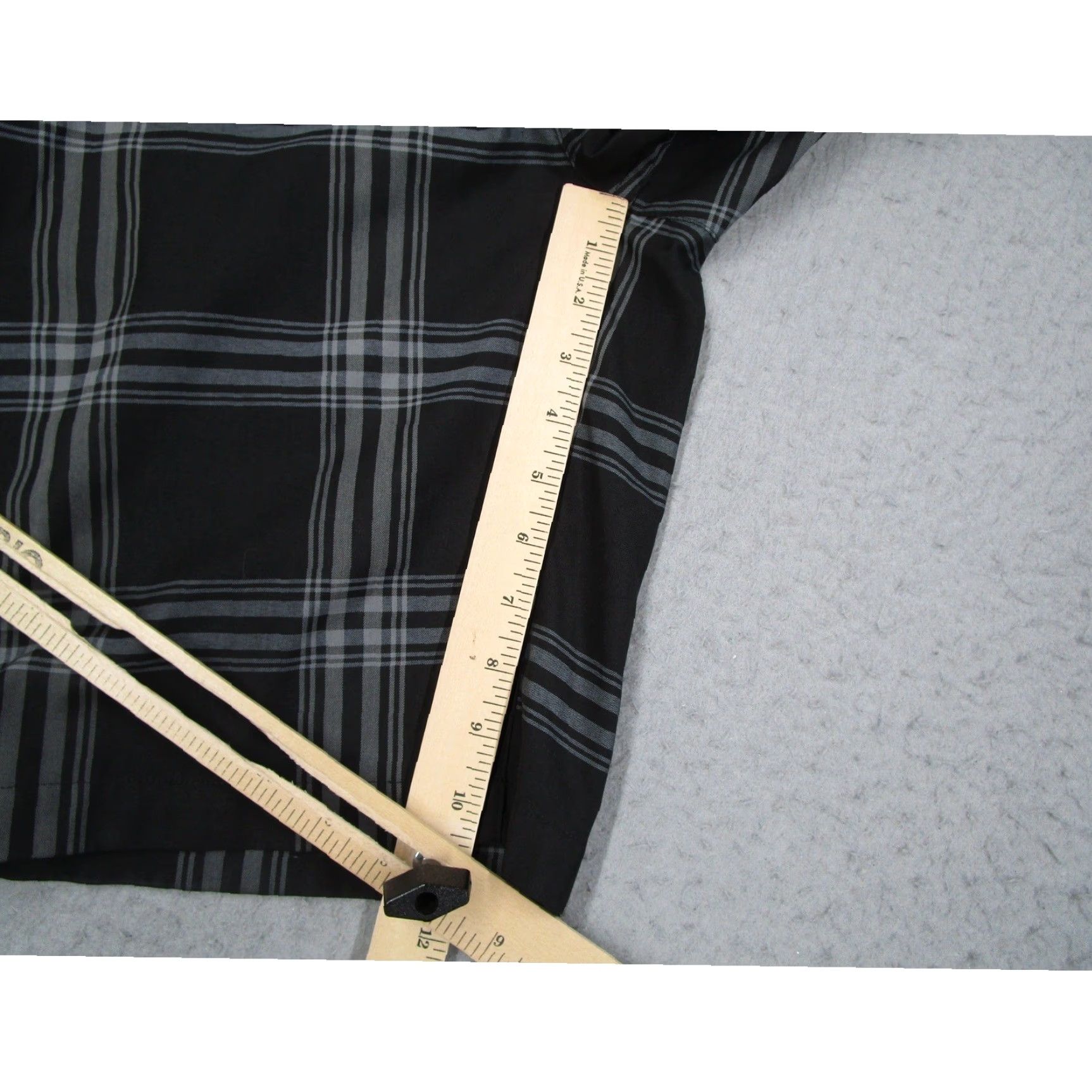 TravisMathew TravisMathew Mens Plaid Golf Shorts Black Grey Size 34 Polyester Rayon Blend Size US 34 / EU 50 - 3 Thumbnail