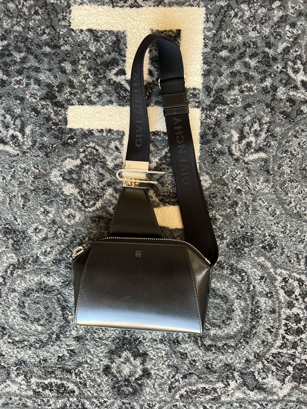 Givenchy GIVENCHY ANTIGONA CROSSBODY BLACK Size ONE SIZE - 2 Thumbnail