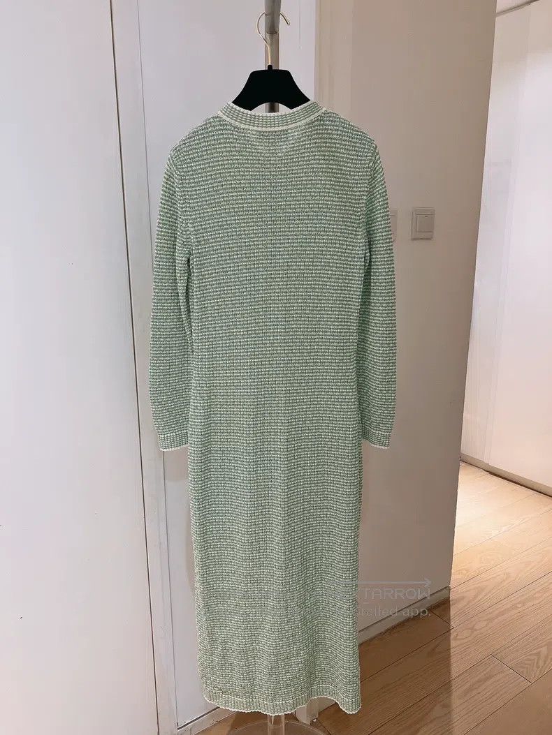 Chanel Chanel 21 Early Spring Vacation Series Green and White Col Size XXS / US 00 / IT 34 - 2 Thumbnail