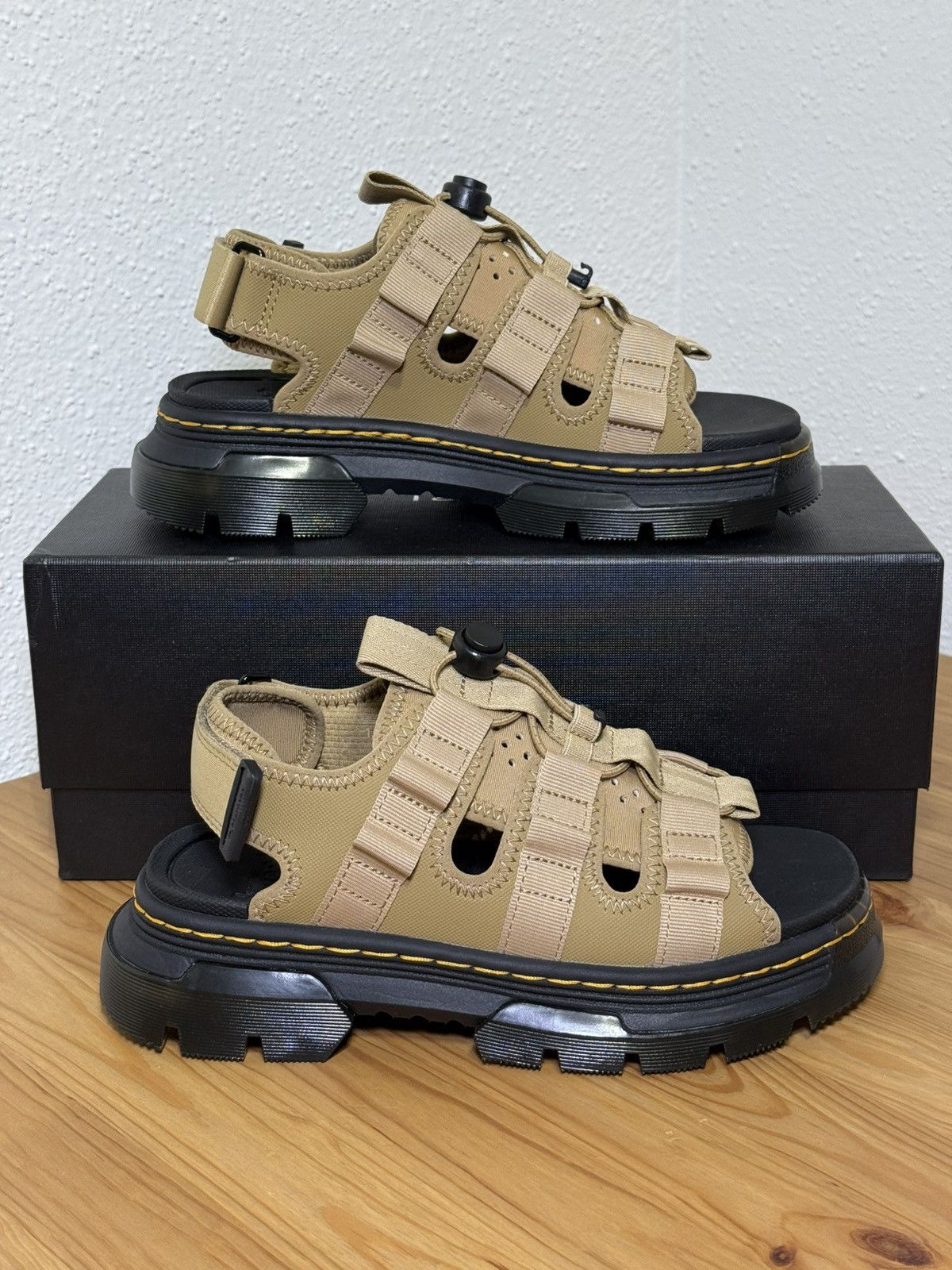 Dr. Martens Dr. Martens Jericho Sandals size 6 US 37 EU Size US 6 / IT 36 - 3 Thumbnail