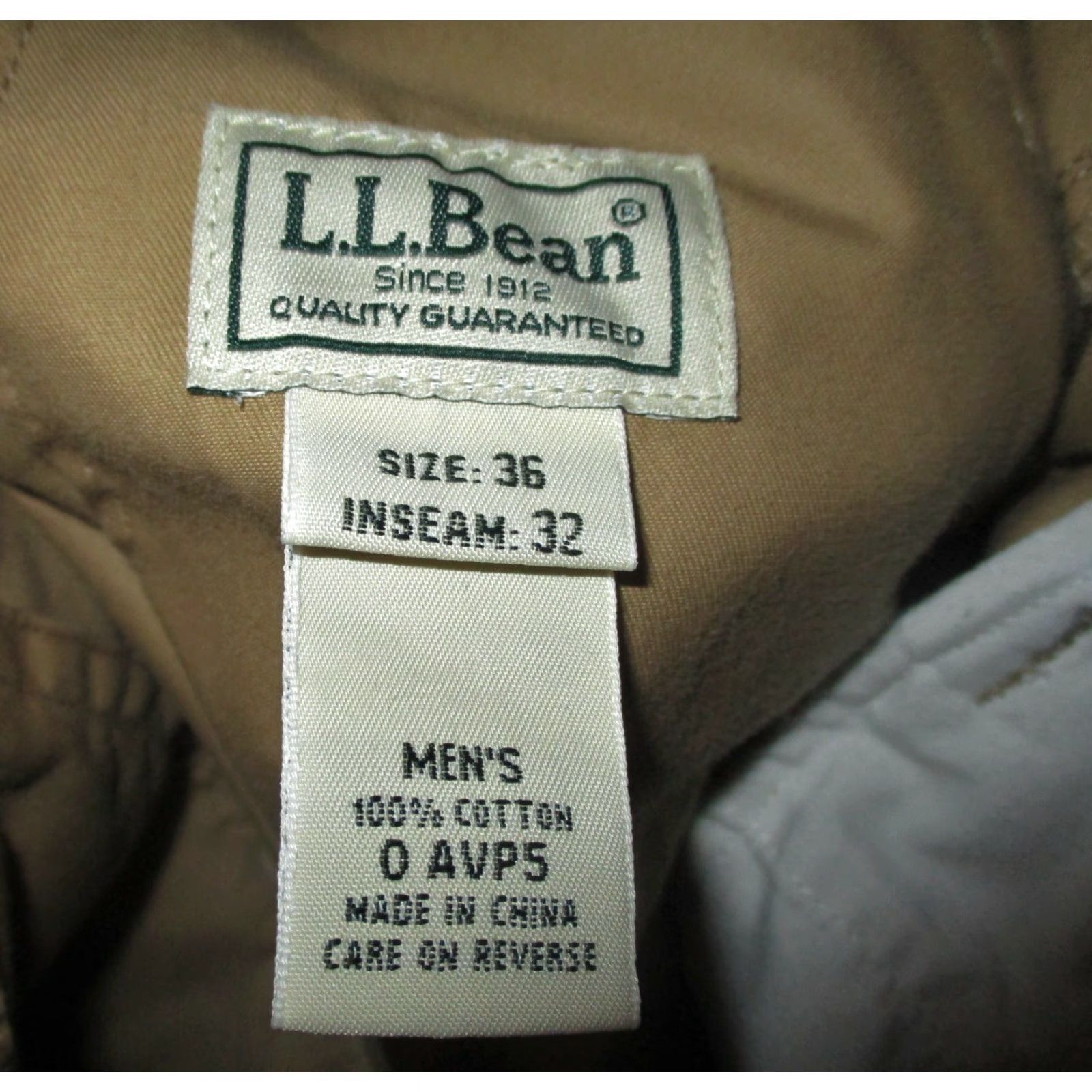 Vintage L.L. Bean Cargo Pants Tan 36W 32L Men’s Cotton Pleated Zipper Button Pockets Regular Fit Casual Pants Size US 36 / EU 52 - 5 Thumbnail
