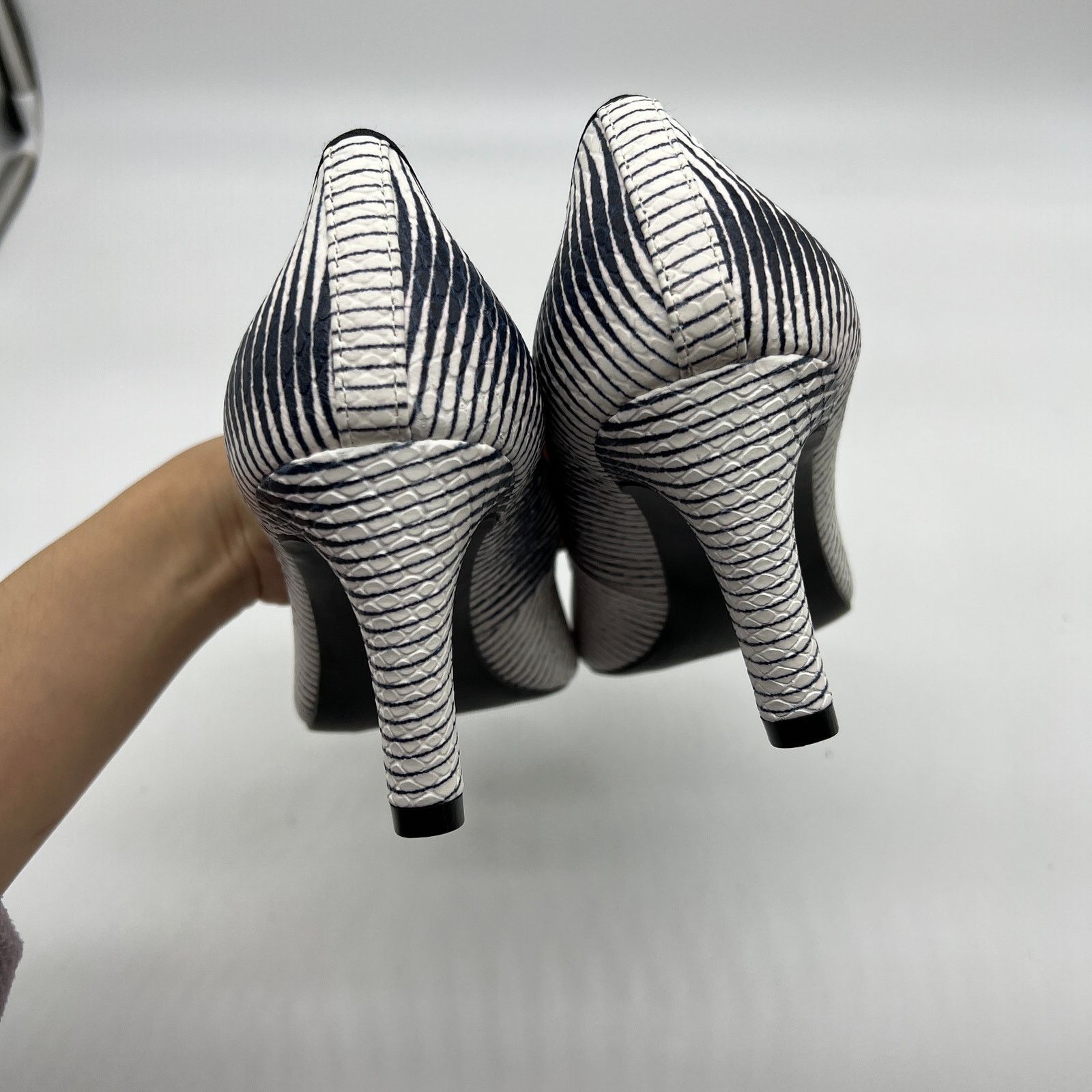 Other Lori Goldstein Collection Novelty Pumps Size 8 M Size US 8 / IT 38 - 10 Thumbnail