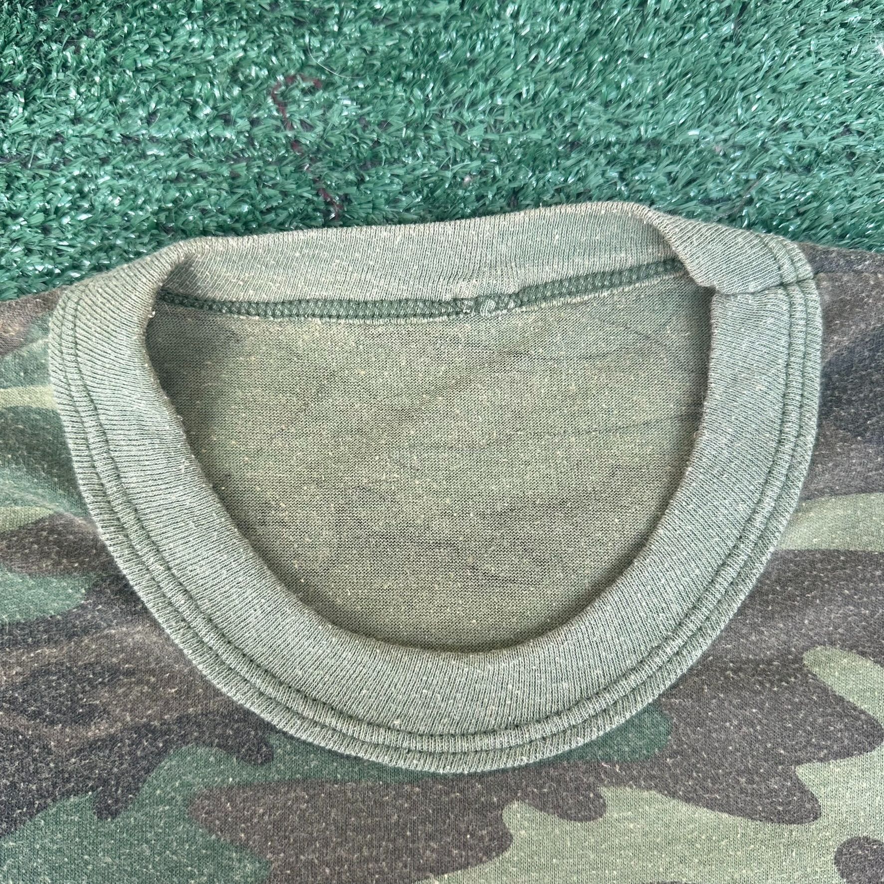 Vintage Vintage 80s Green Woodland Camo T-Shirt Grunge Punk Army Mil Size US M / EU 48-50 / 2 - 5 Thumbnail