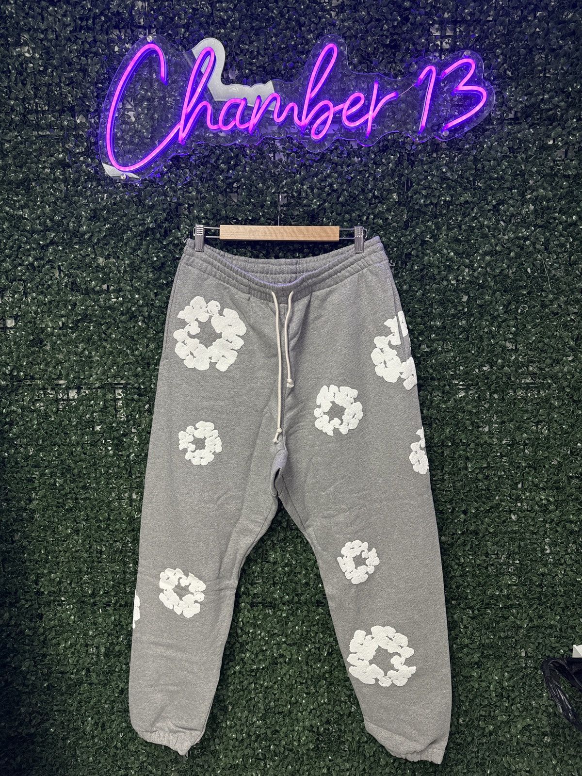 DENIM TEARS Denim Tears sweatpants Size US 34 / EU 50 - 1 Thumbnail