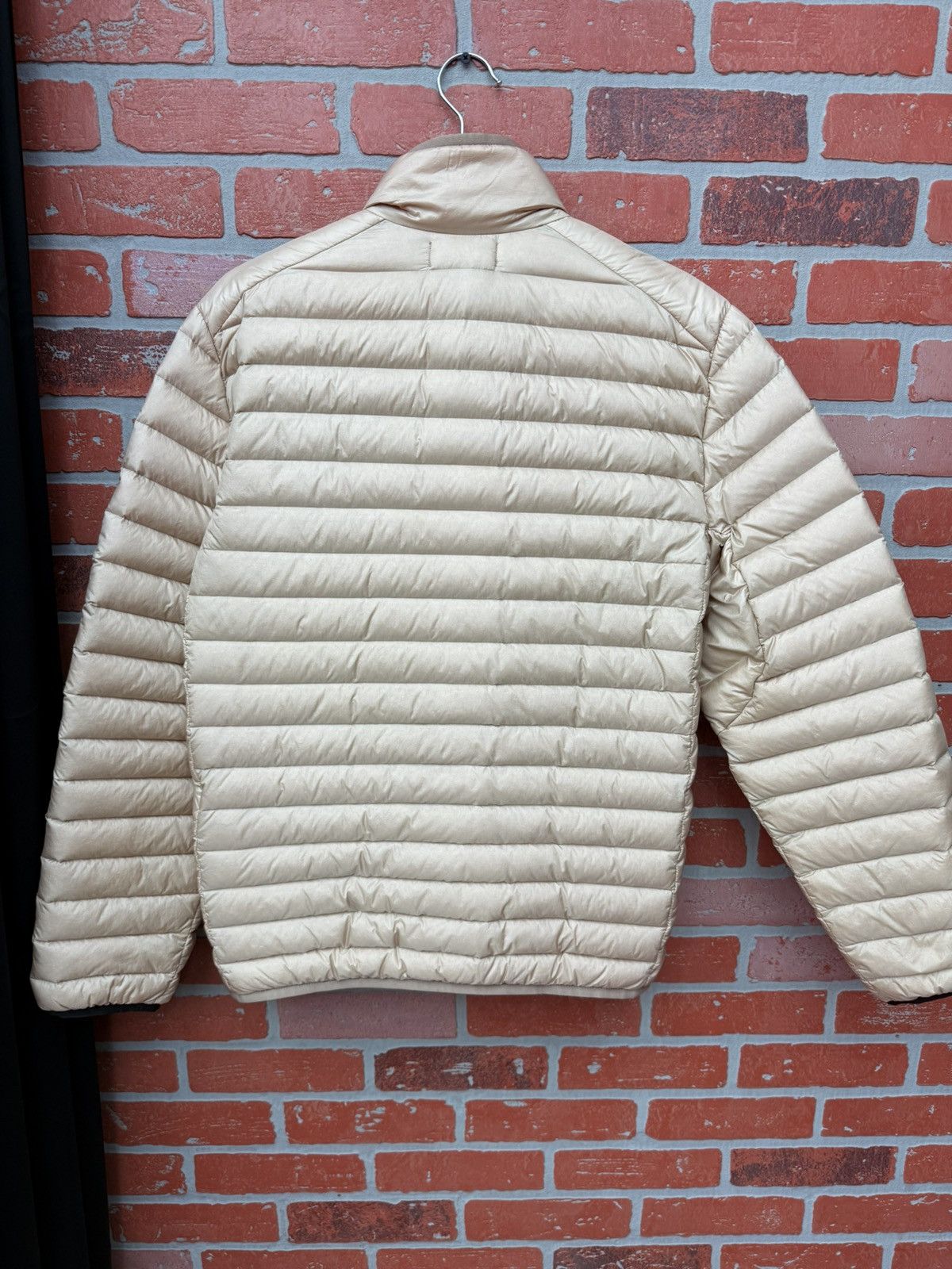 Stone Island AUTHENTIC Stone Island Real Down Jacket Beige Size Small Size US S / EU 44-46 / 1 - 9 Thumbnail